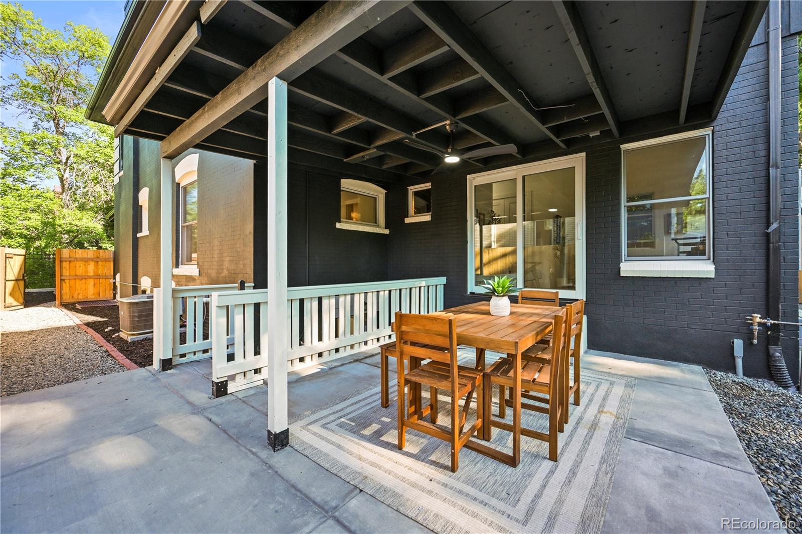 734 N Downing Street