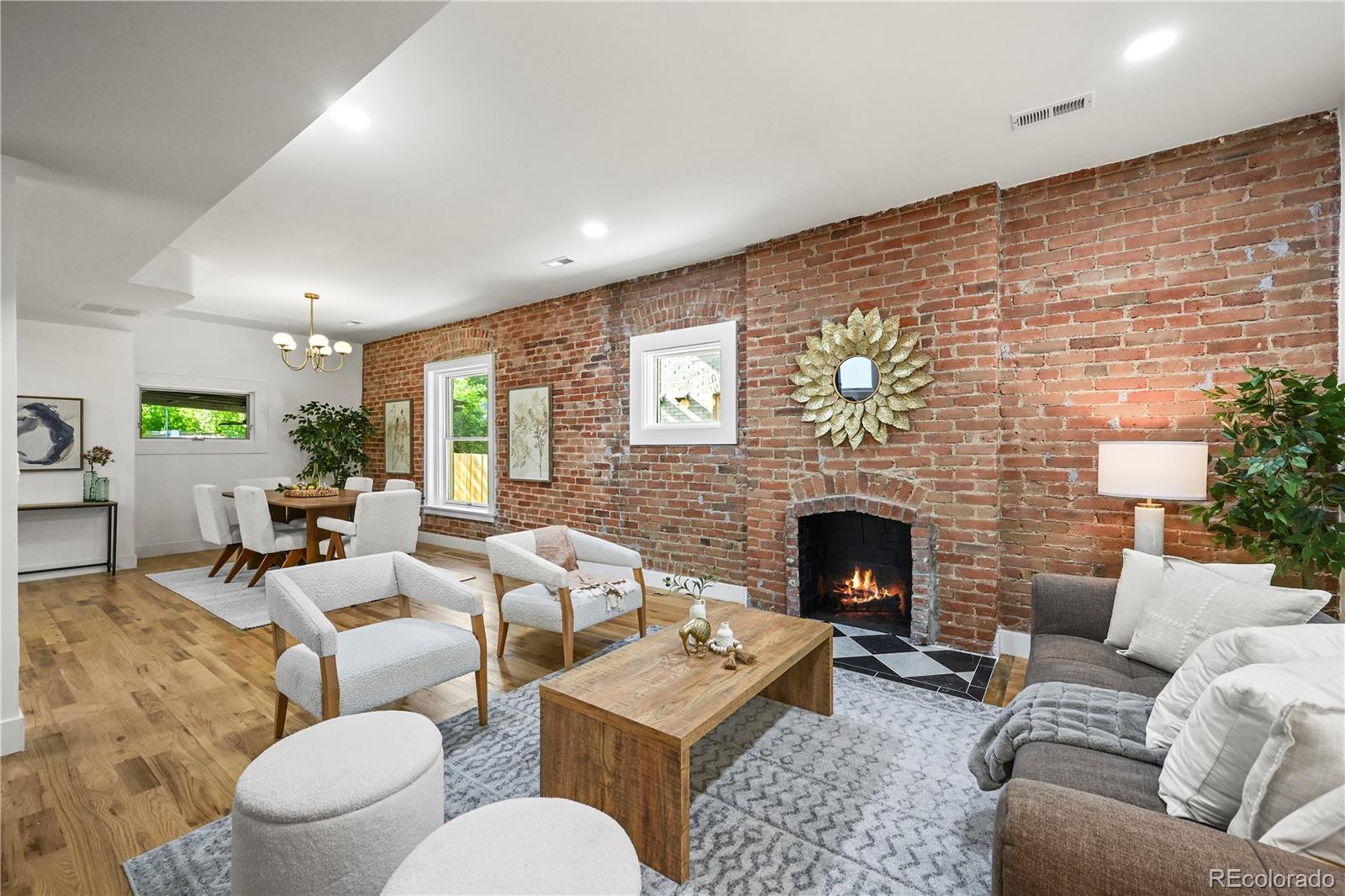 734 N Downing Street