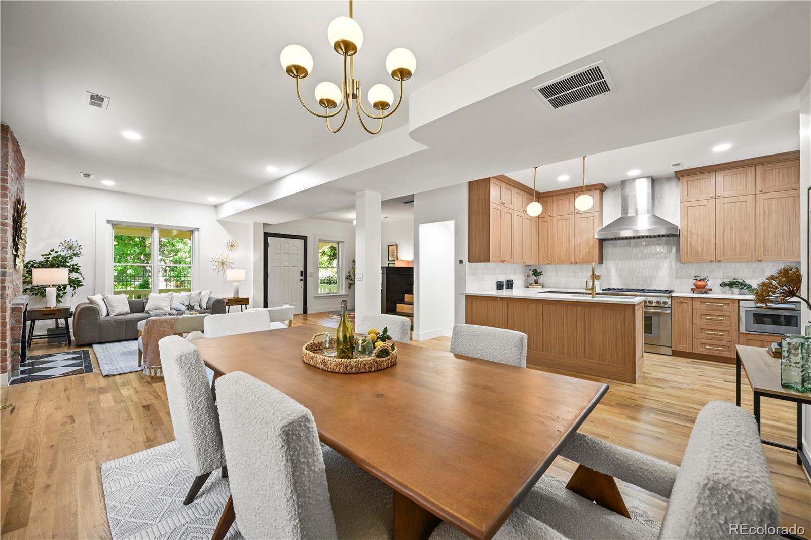 734 N Downing Street