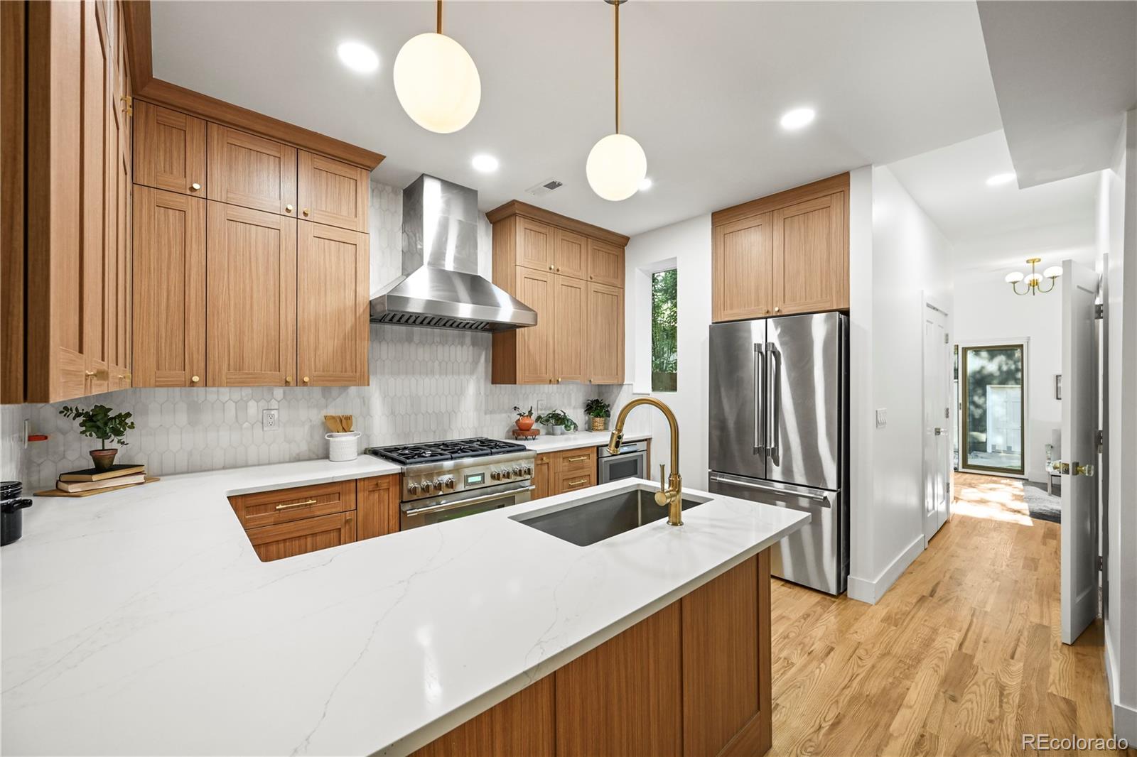 734 N Downing Street