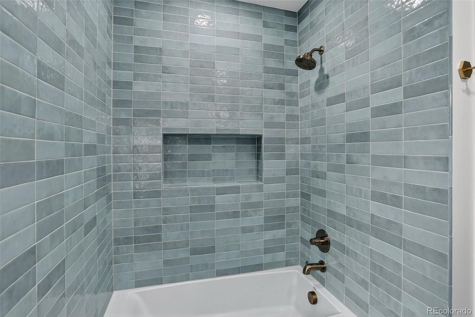 734 N Downing Street