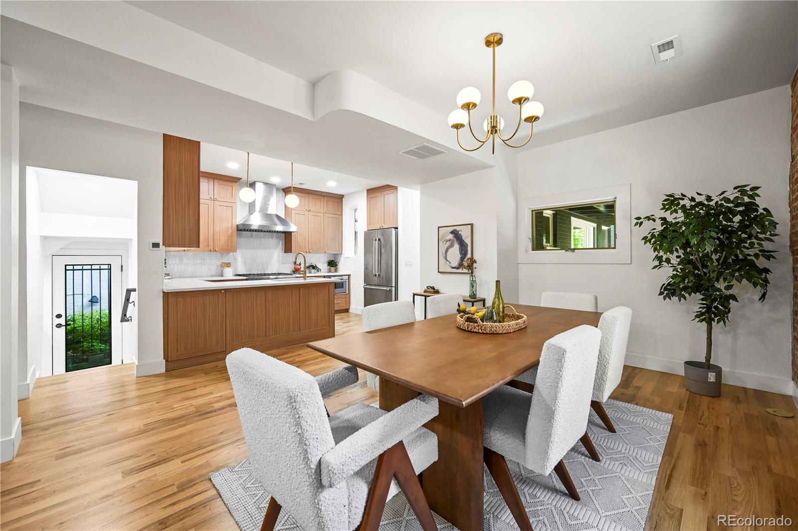 734 N Downing Street