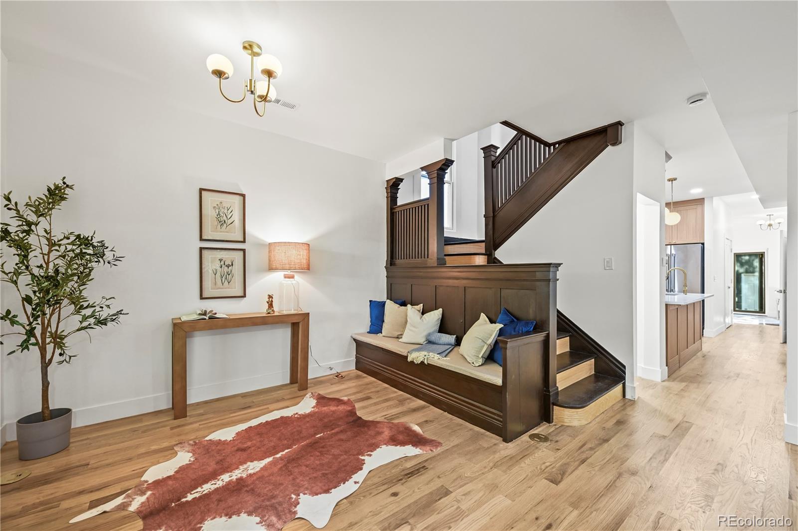 734 N Downing Street