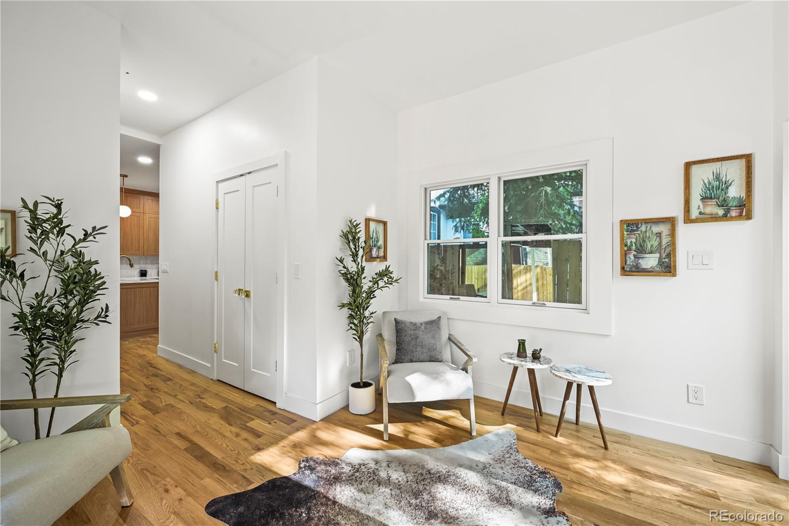 734 N Downing Street