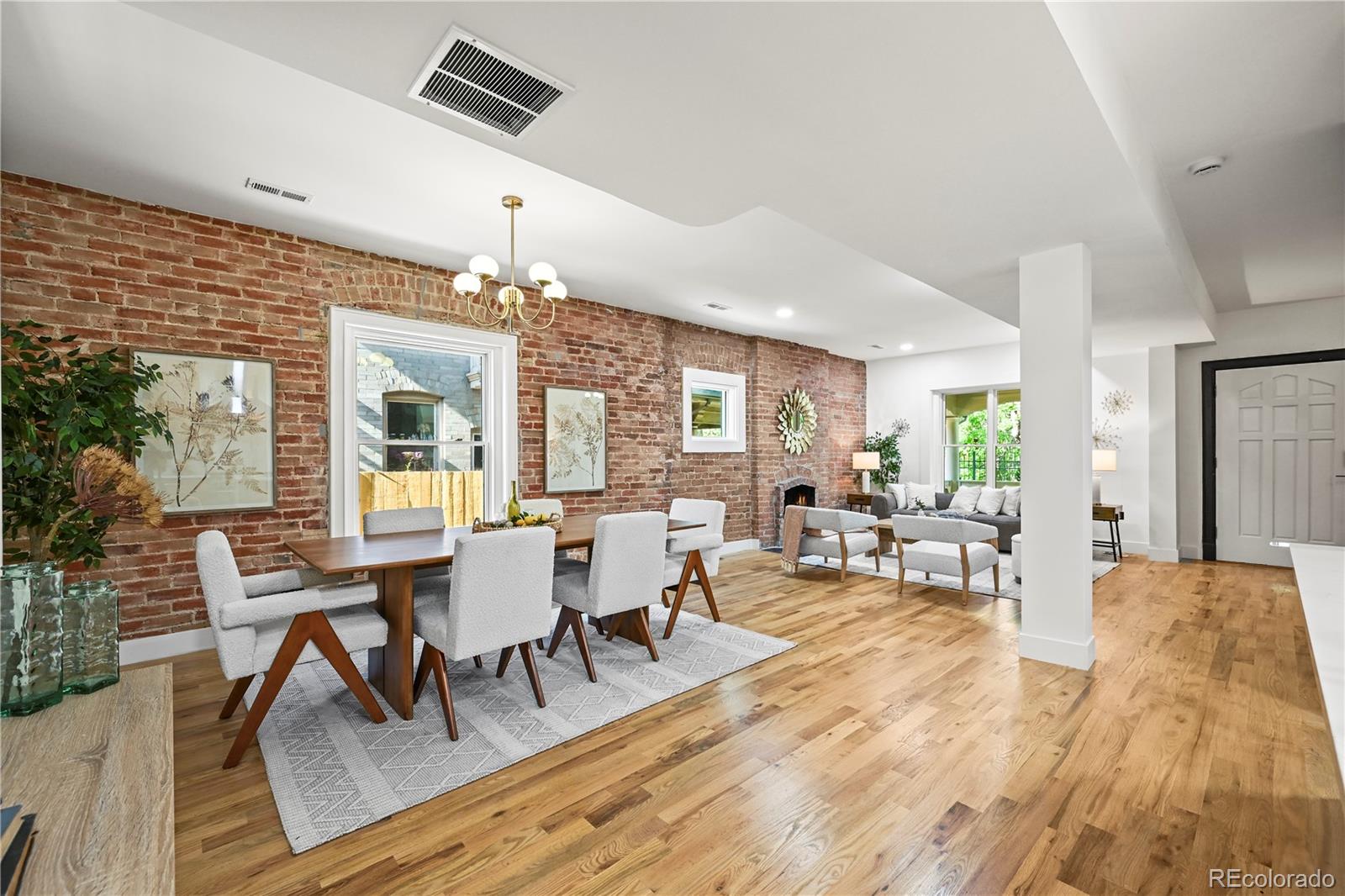 734 N Downing Street