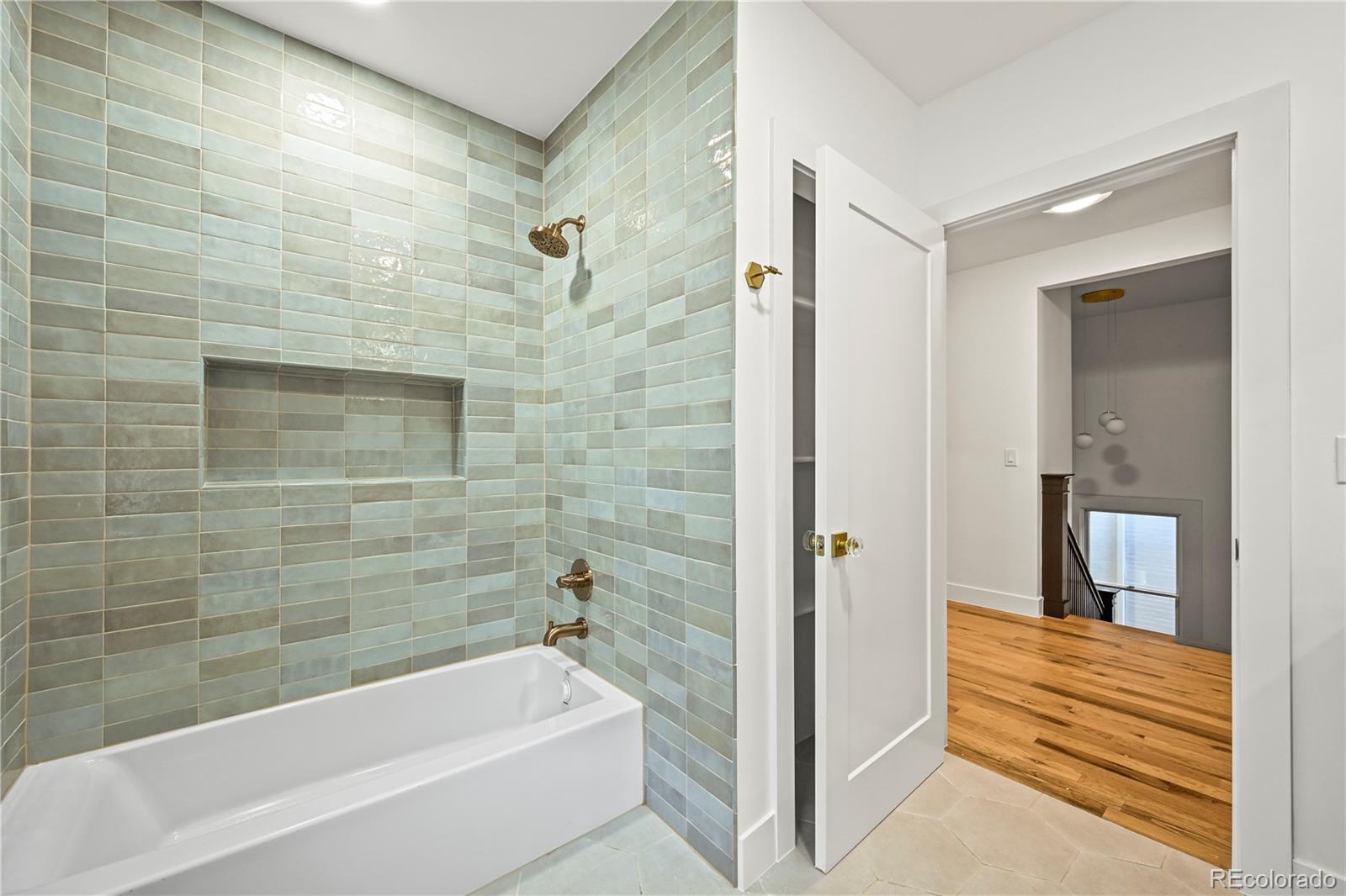 734 N Downing Street