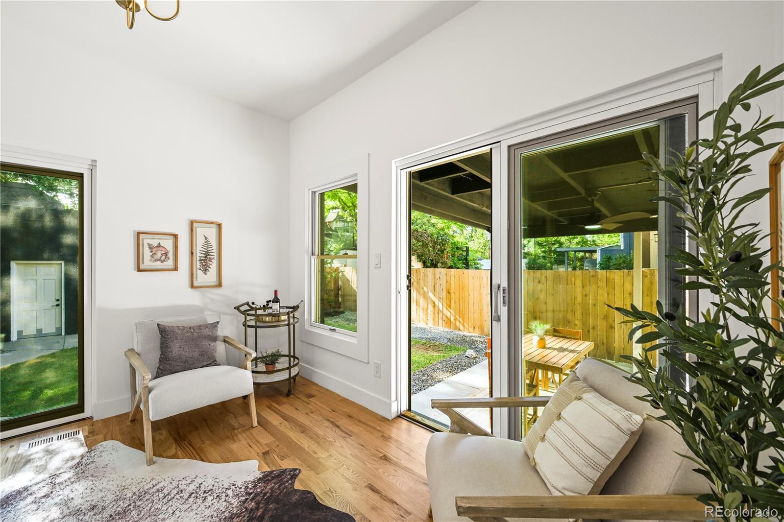 734 N Downing Street