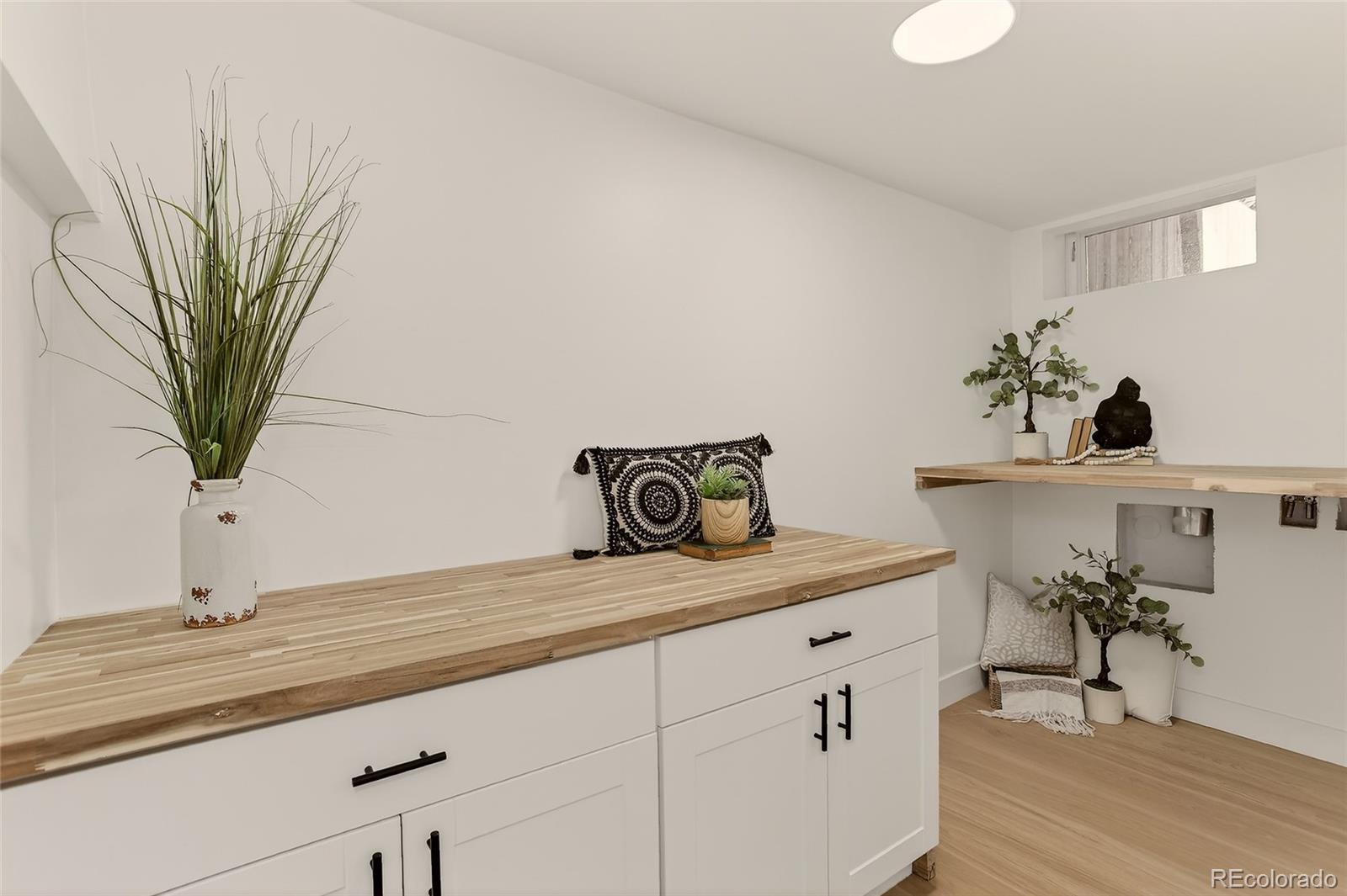 734 N Downing Street