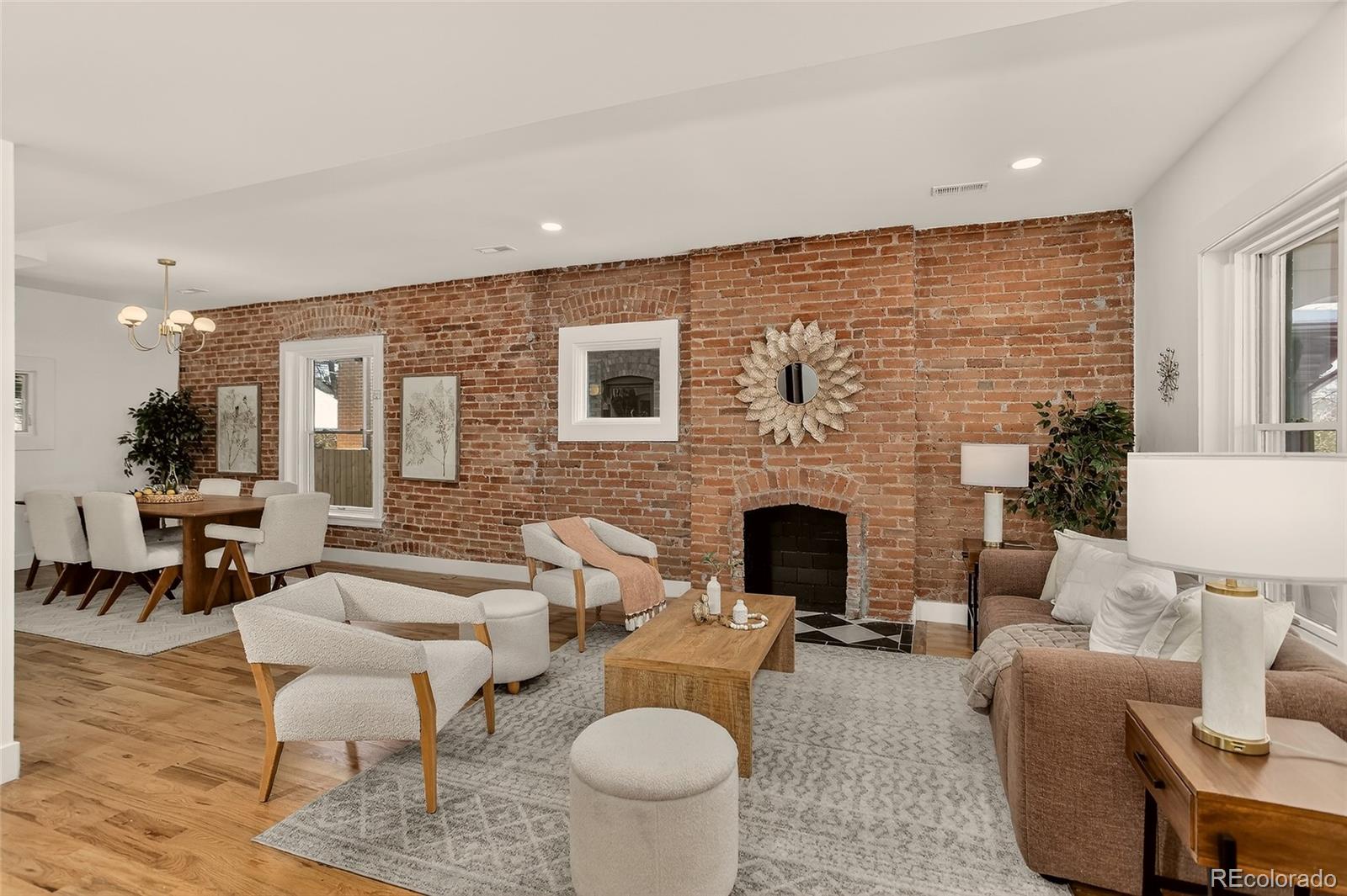 734 N Downing Street