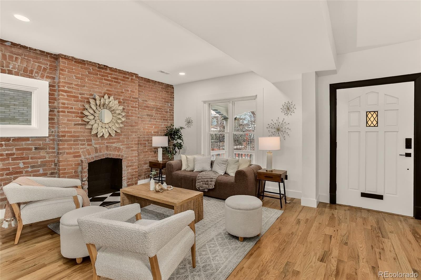 734 N Downing Street