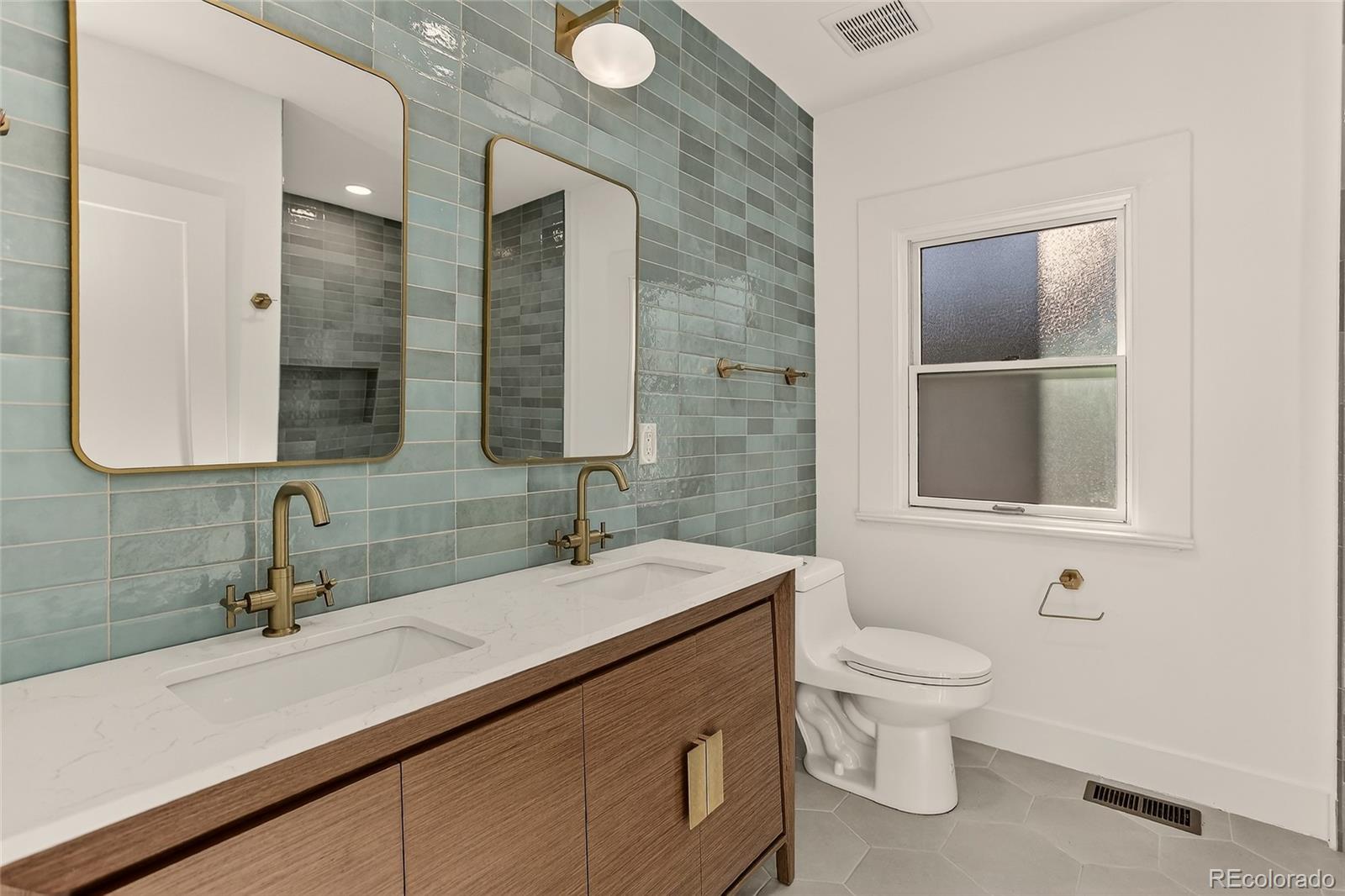 734 N Downing Street