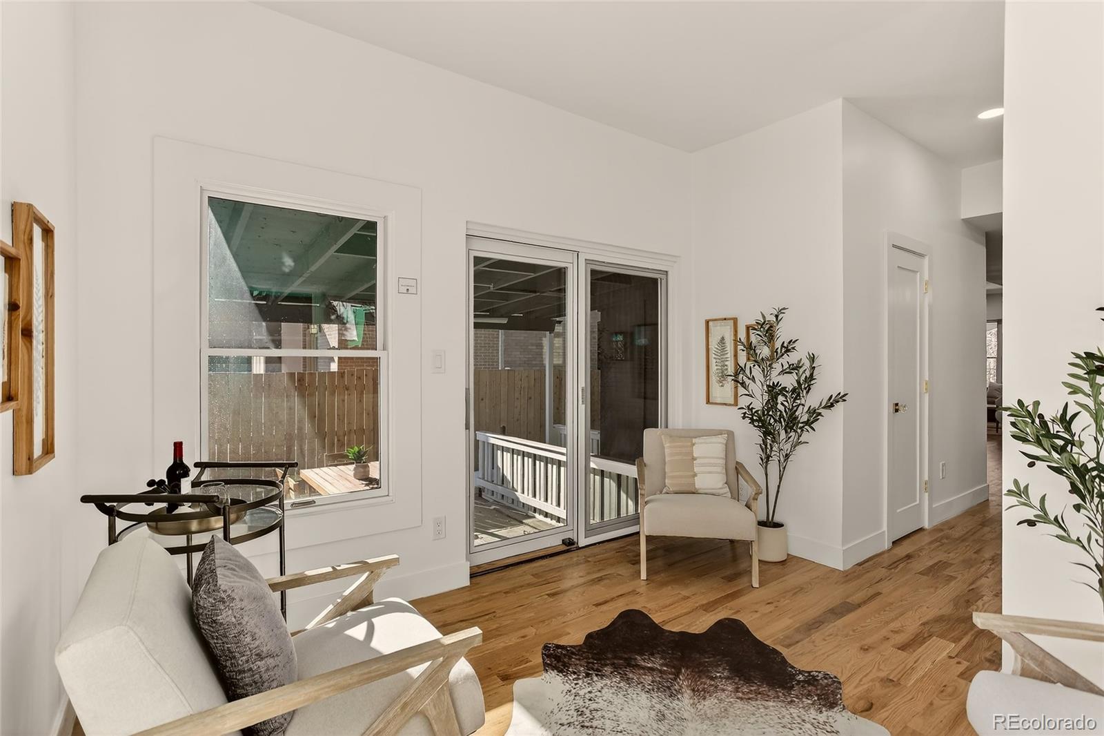 734 N Downing Street