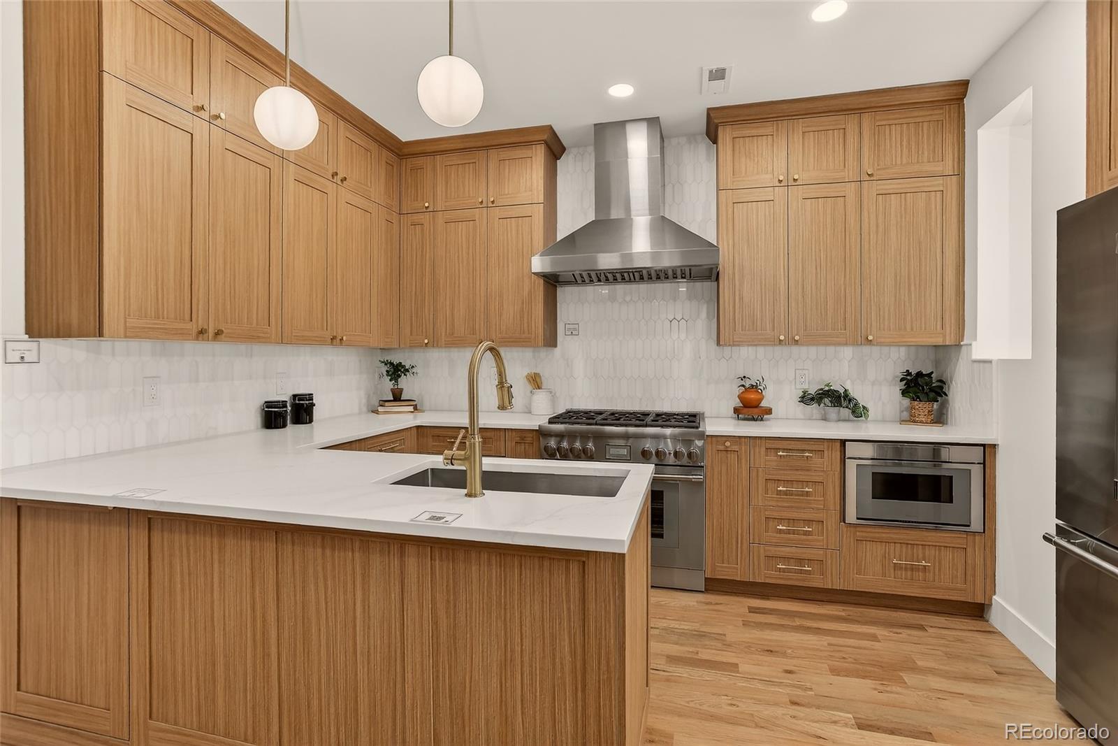 734 N Downing Street