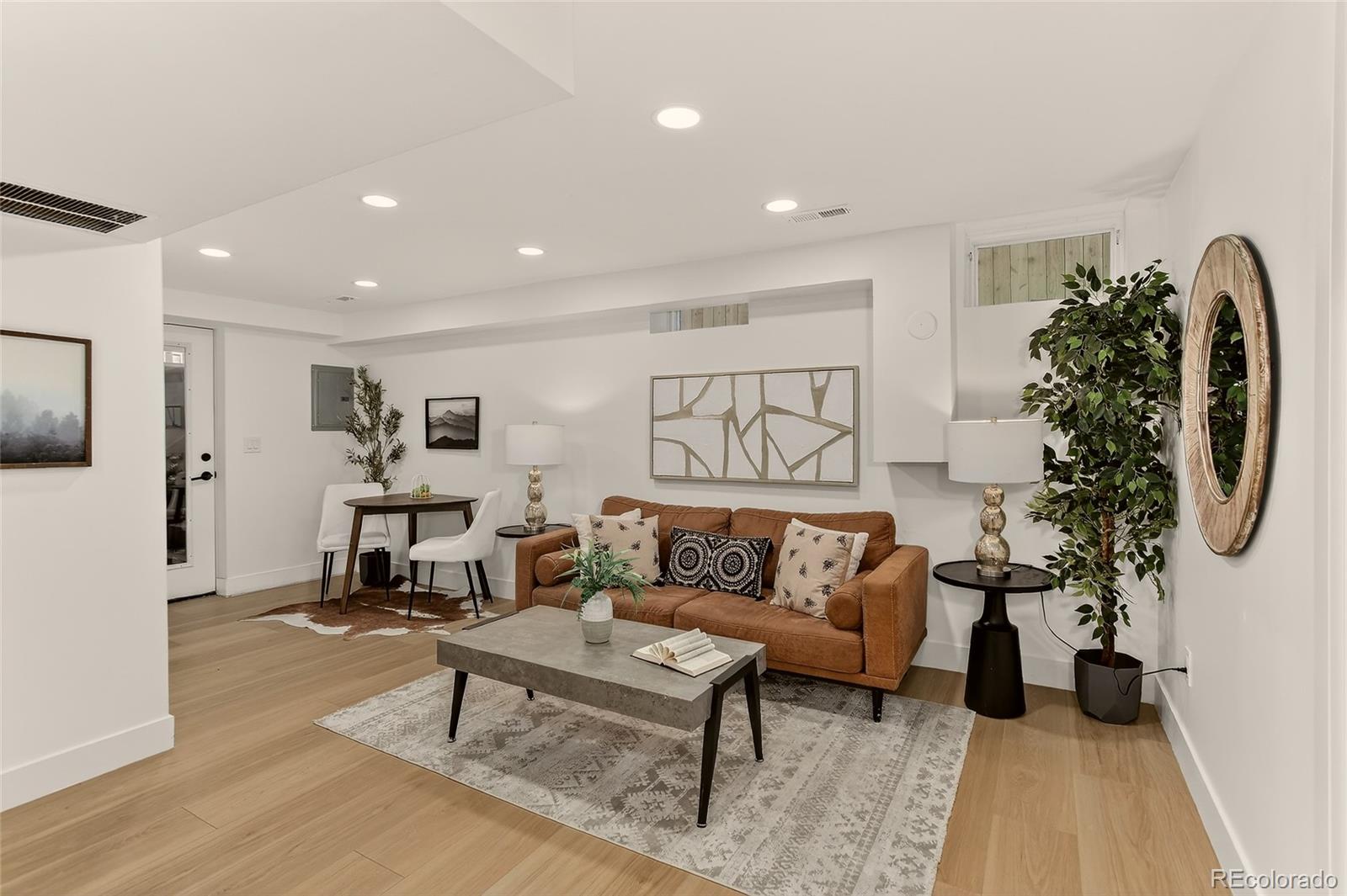 734 N Downing Street