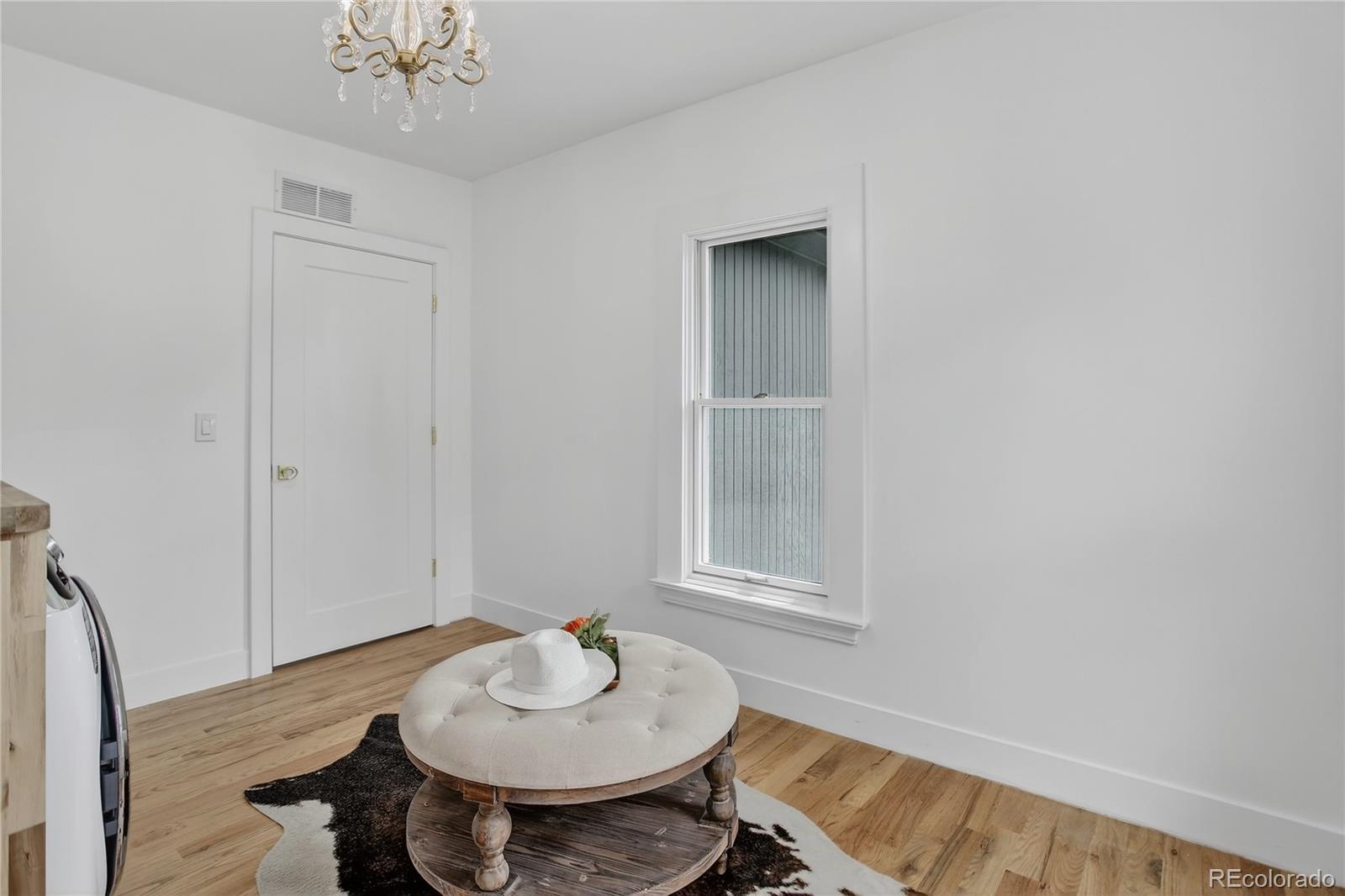 734 N Downing Street