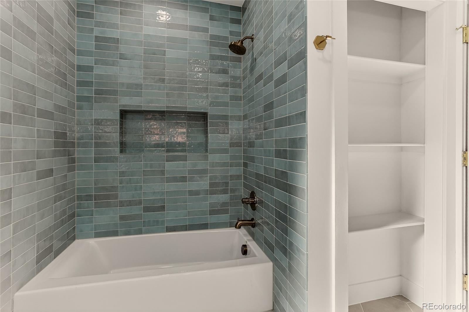 734 N Downing Street