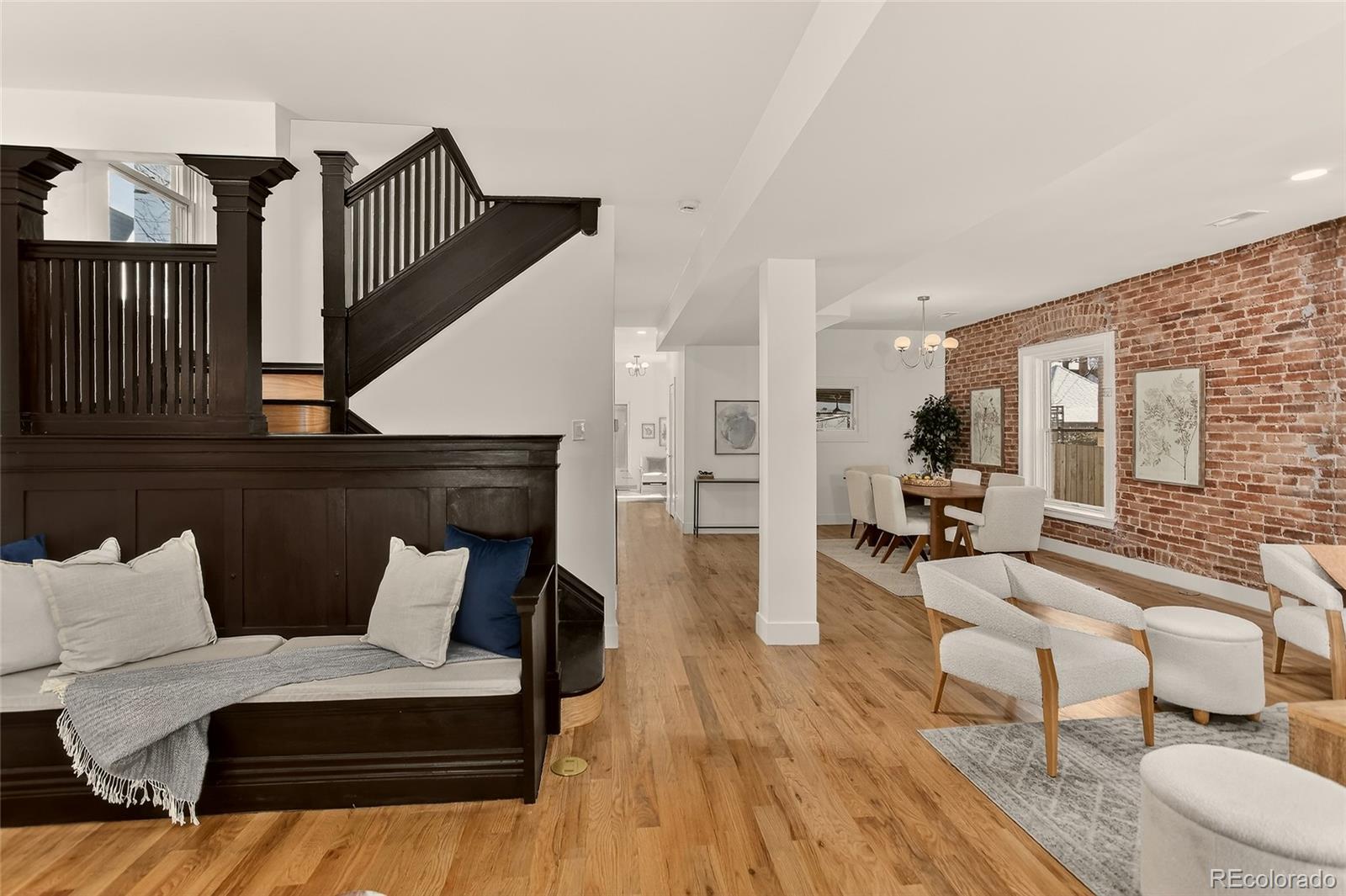 734 N Downing Street