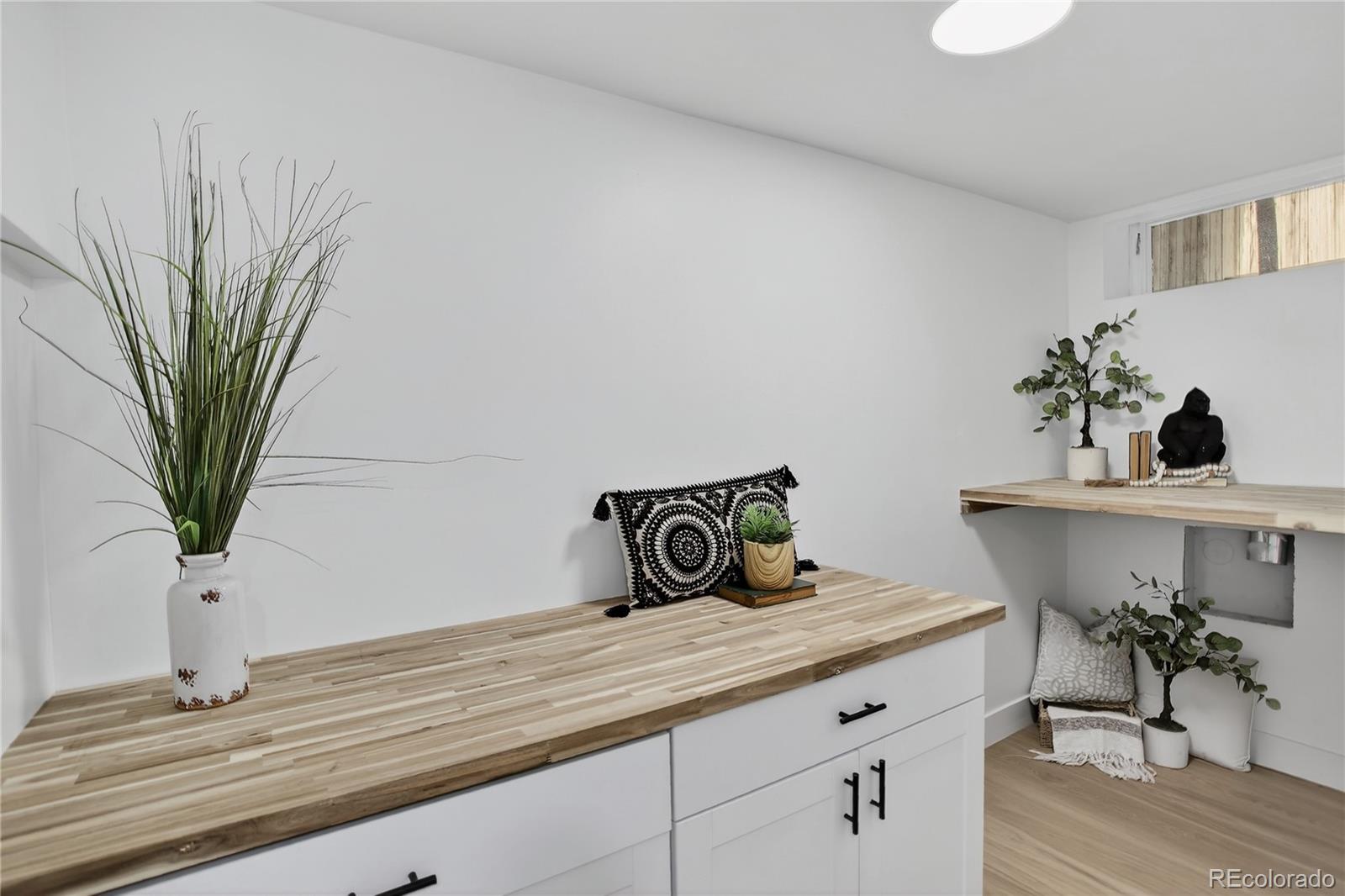 734 N Downing Street