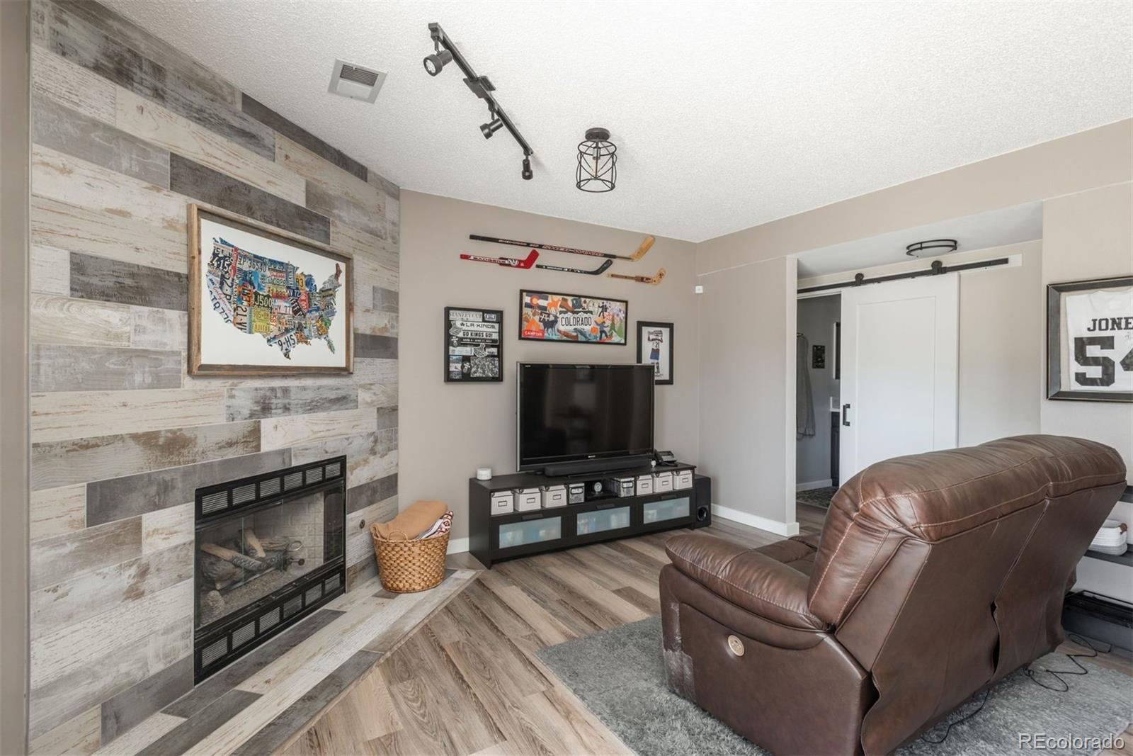 23821 Genesee Village Road