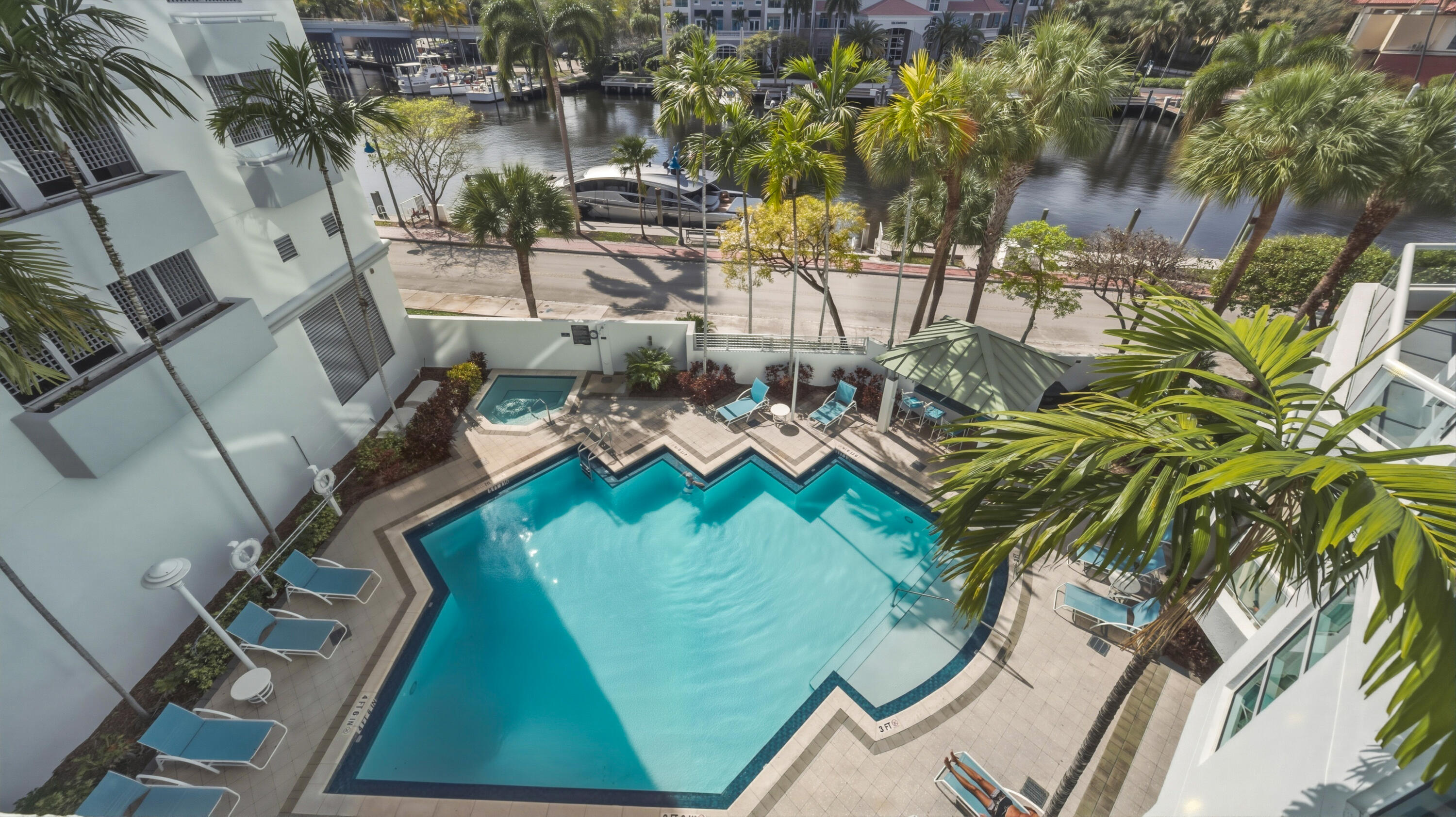 401 SW 4th Avenue 402