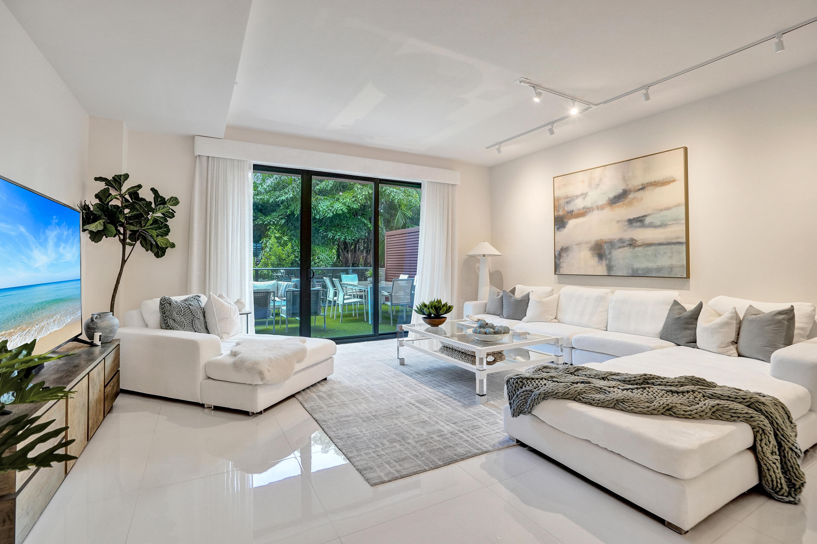 3030 N Ocean Boulevard S104