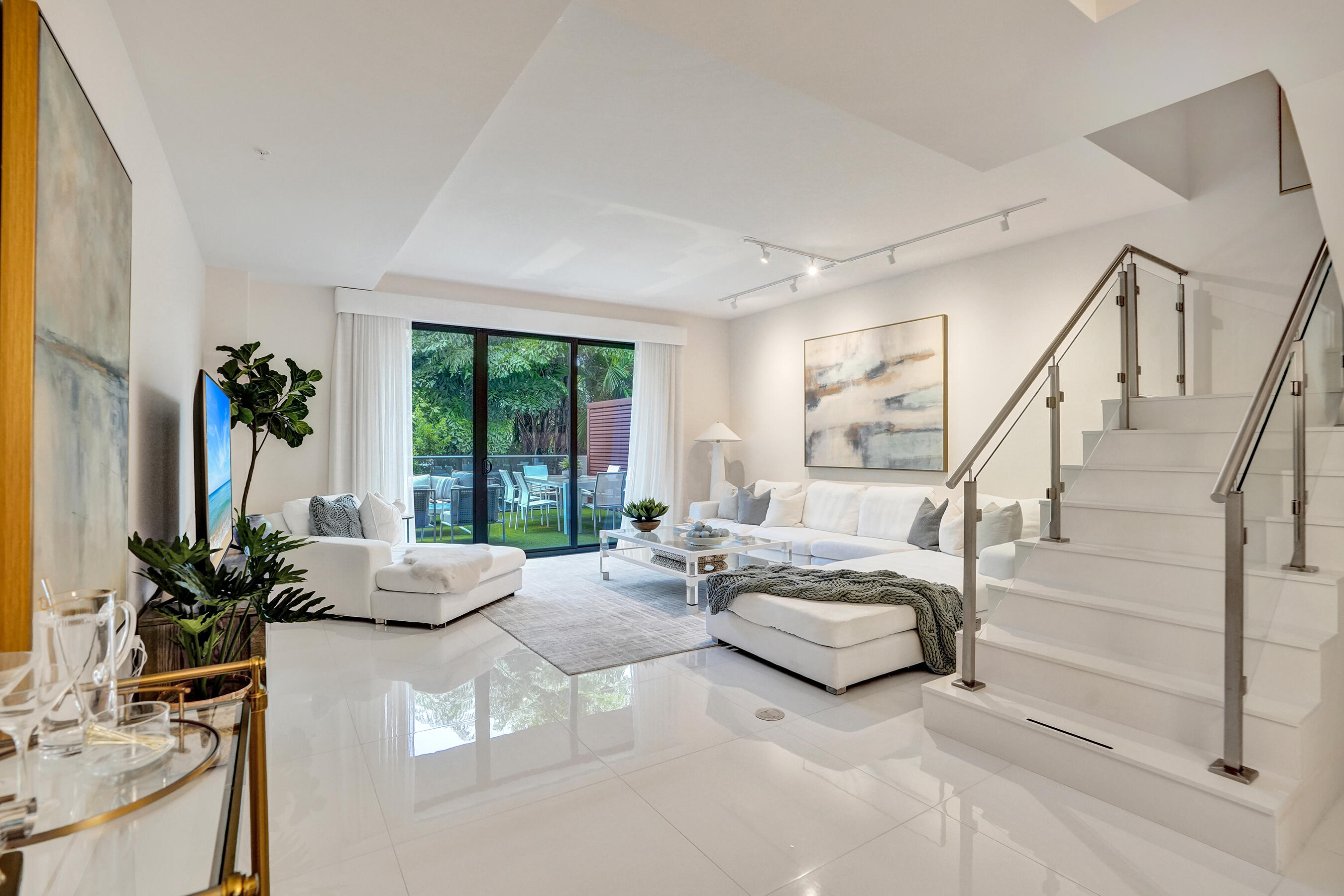 3030 N Ocean Boulevard S104