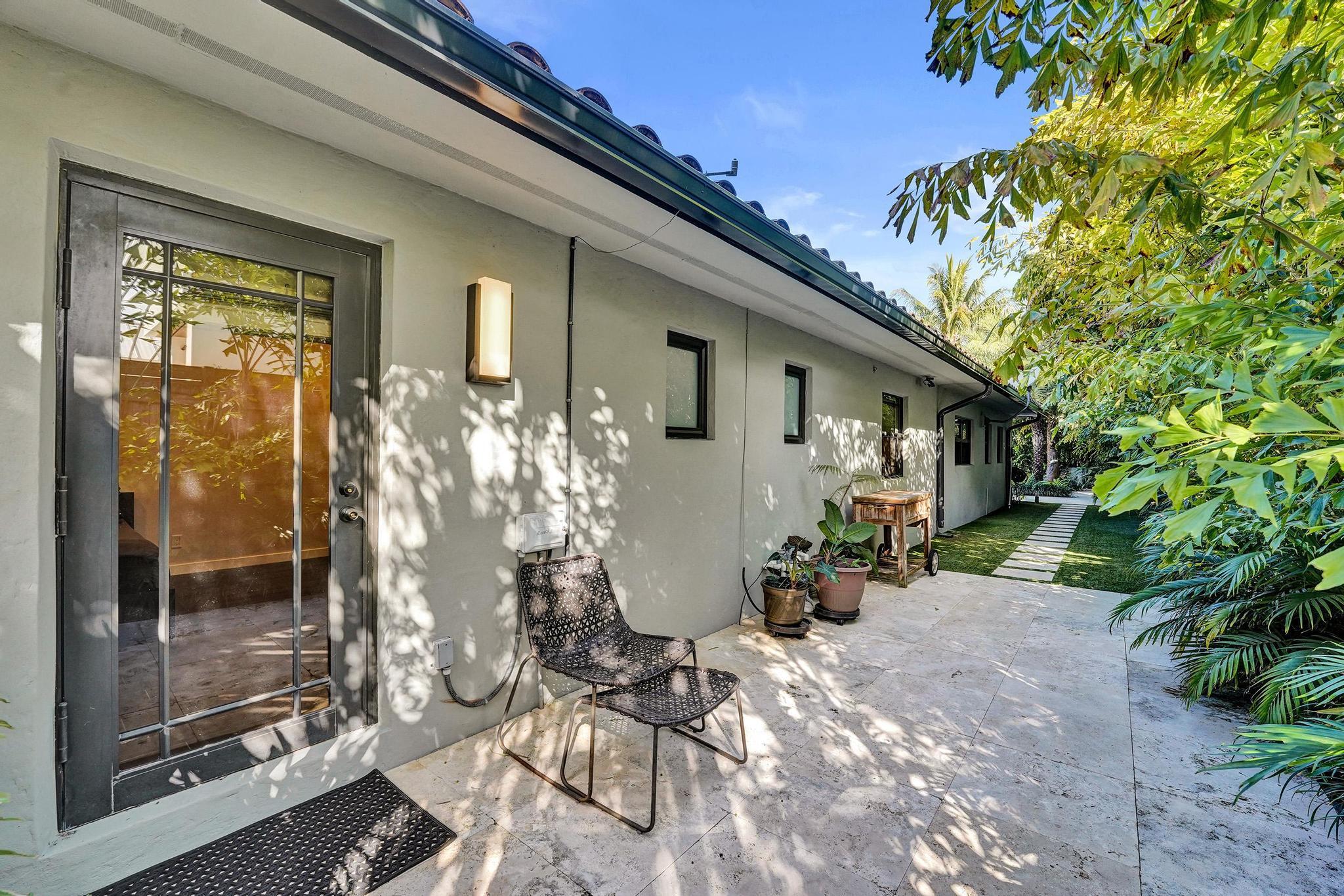 2309 NE 12th Court