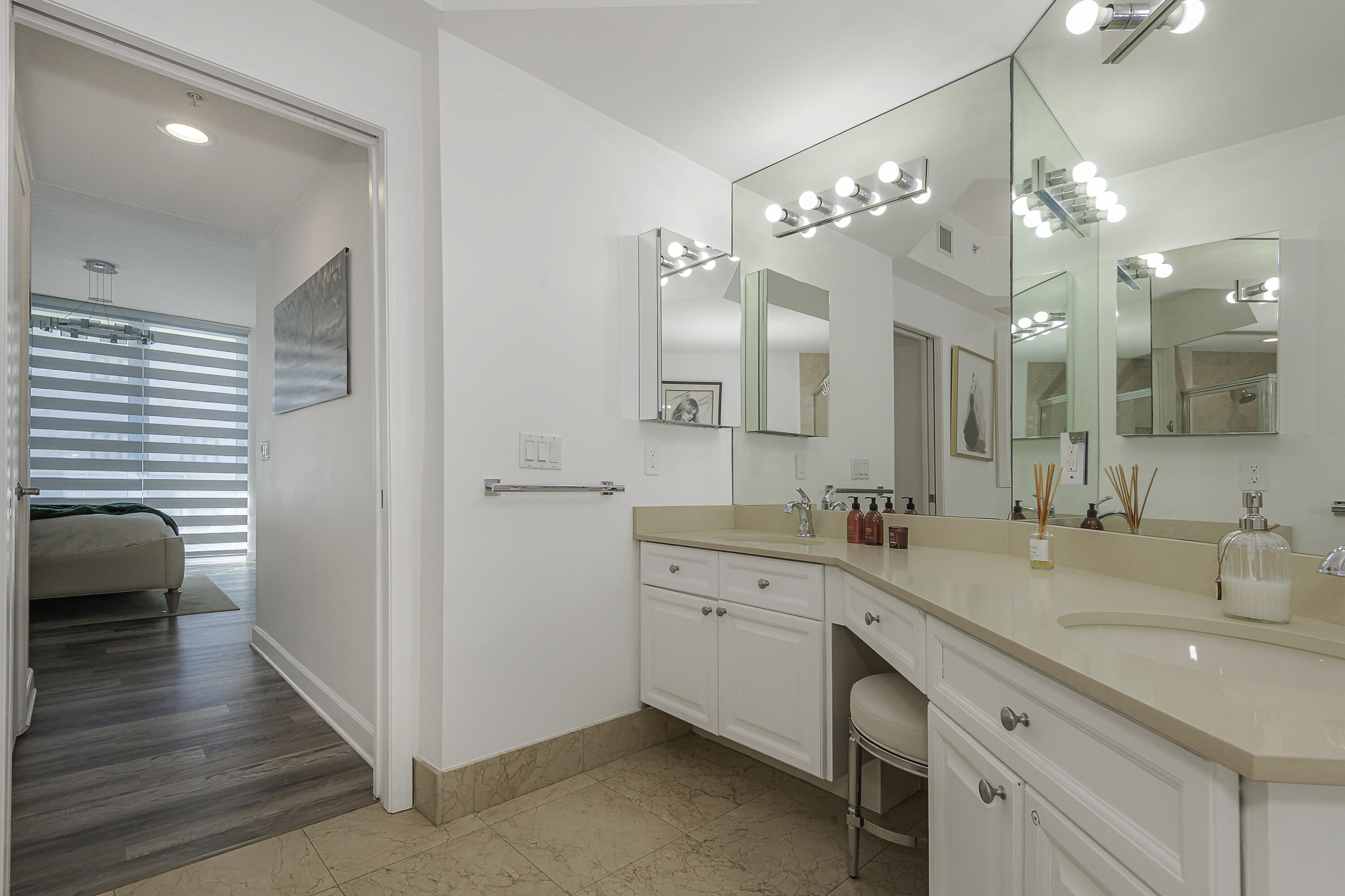 111 SE 8th Avenue 705