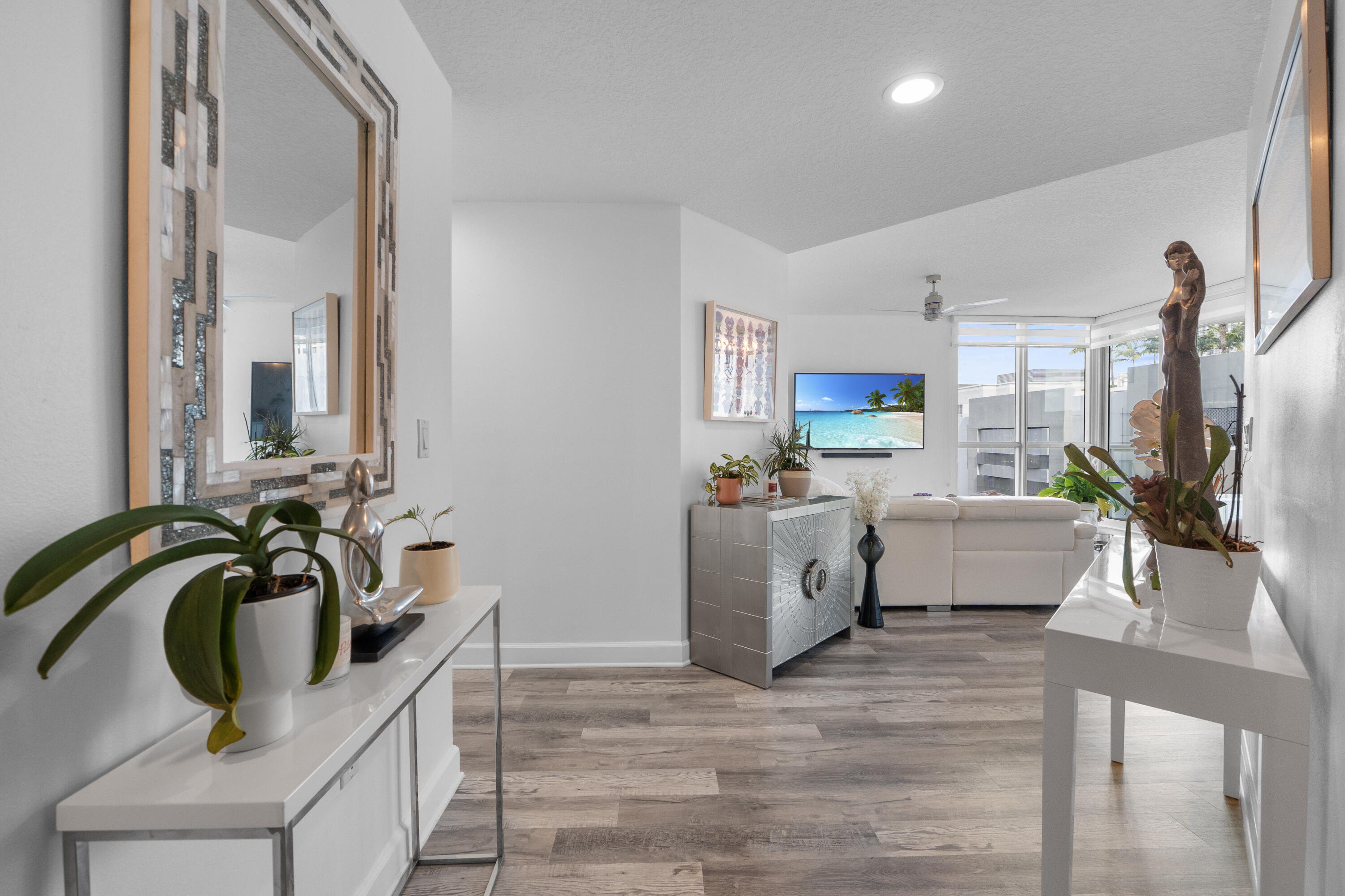 111 SE 8th Avenue 705