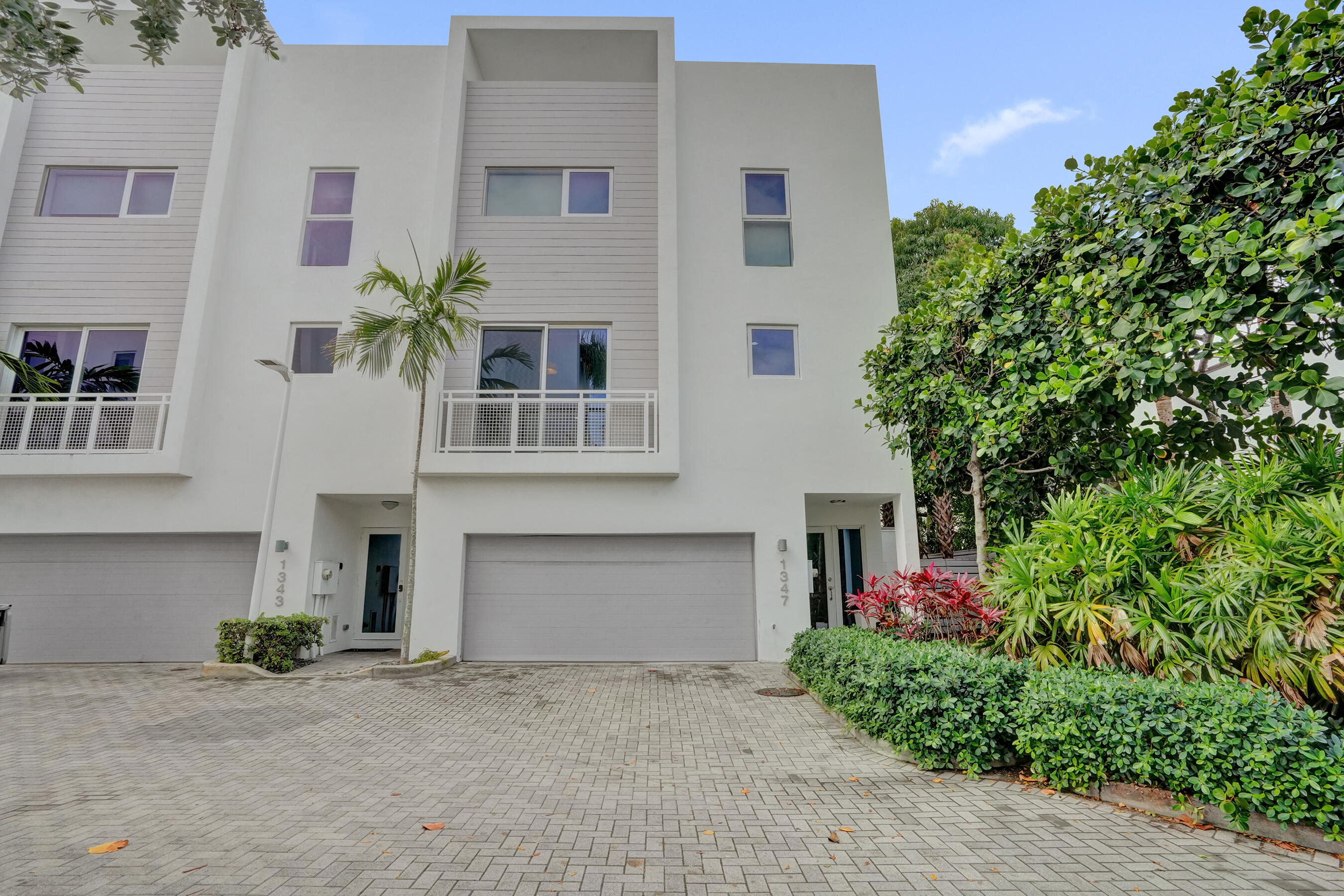 1347 N Ocean Boulevard