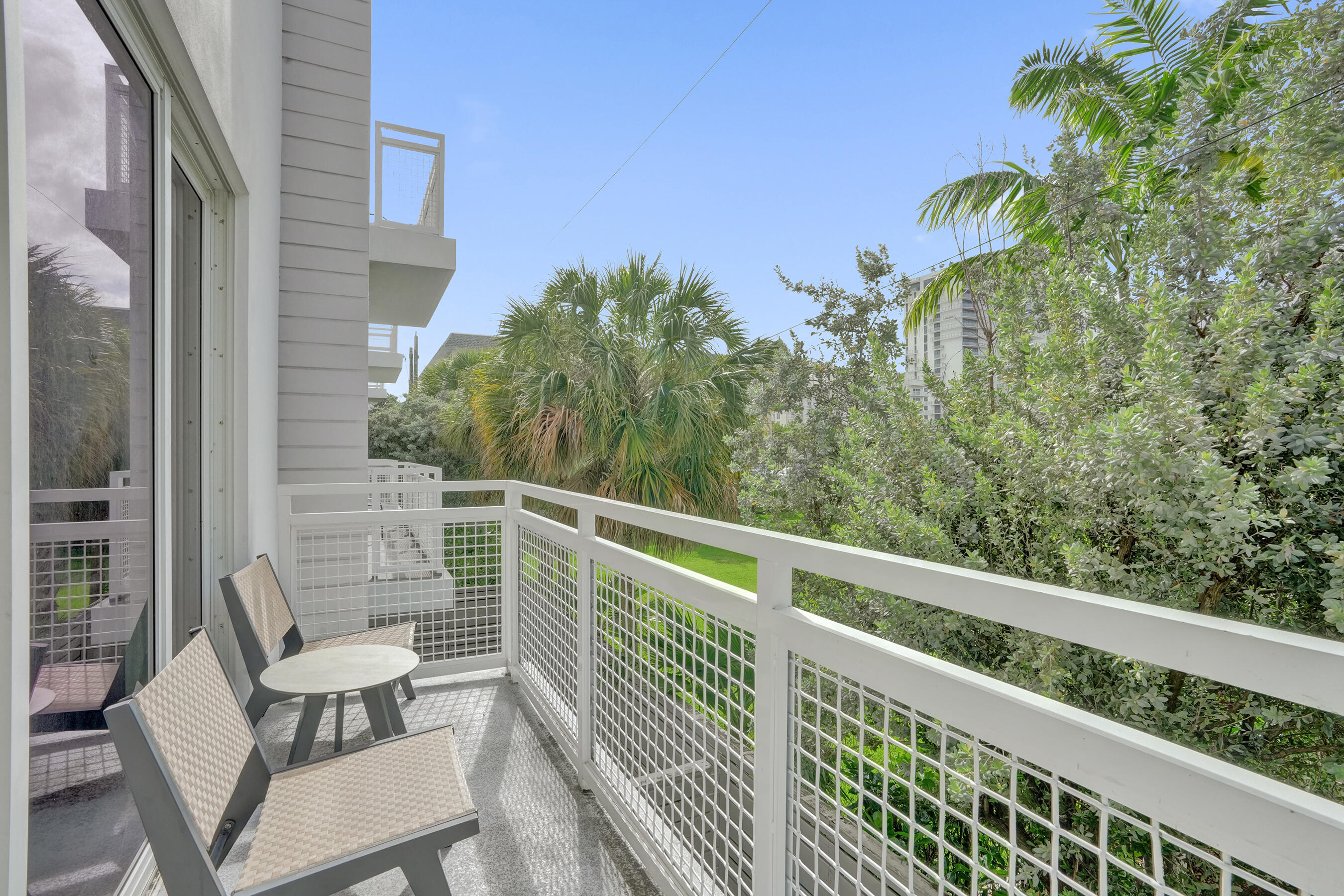 1347 N Ocean Boulevard