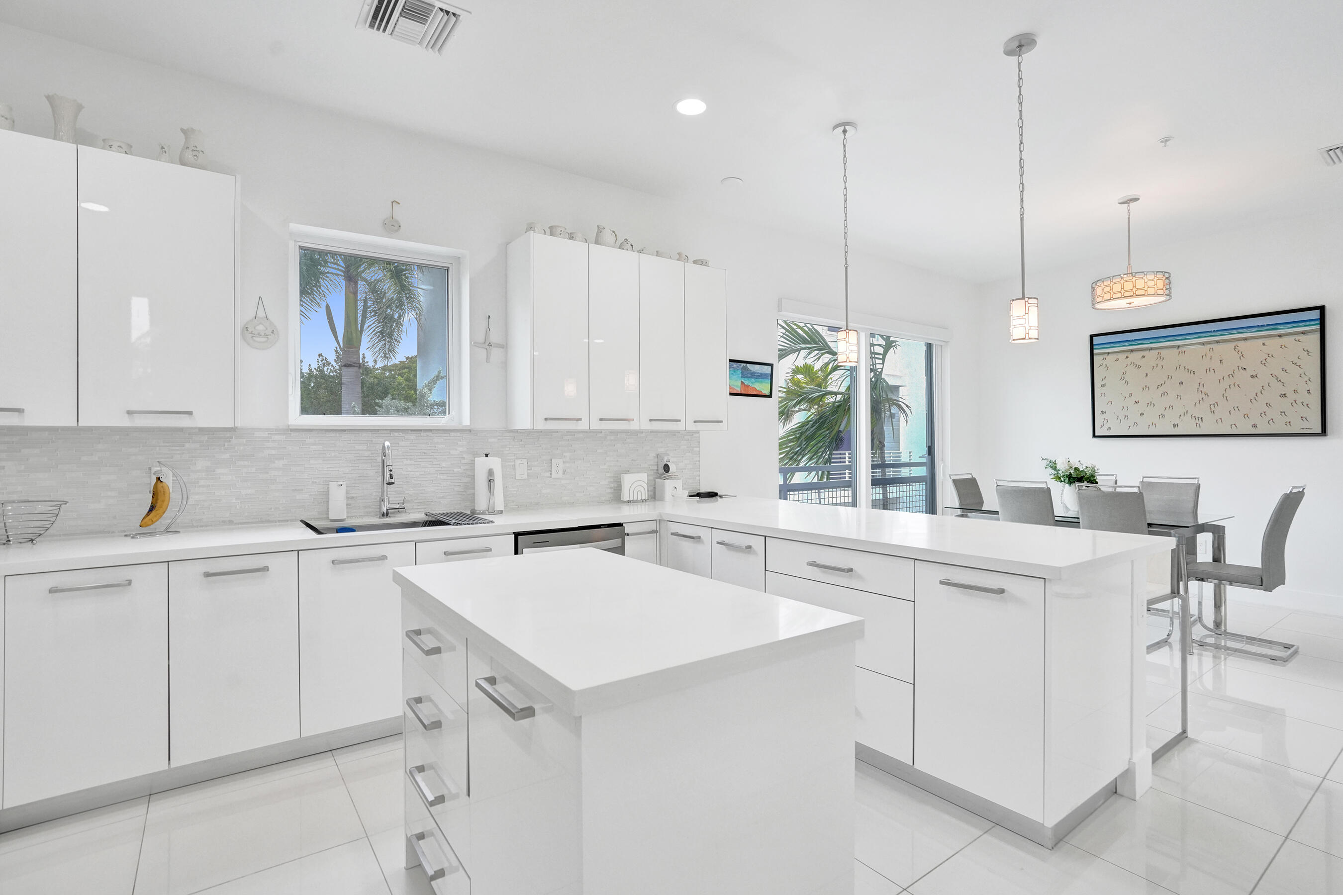 1347 N Ocean Boulevard