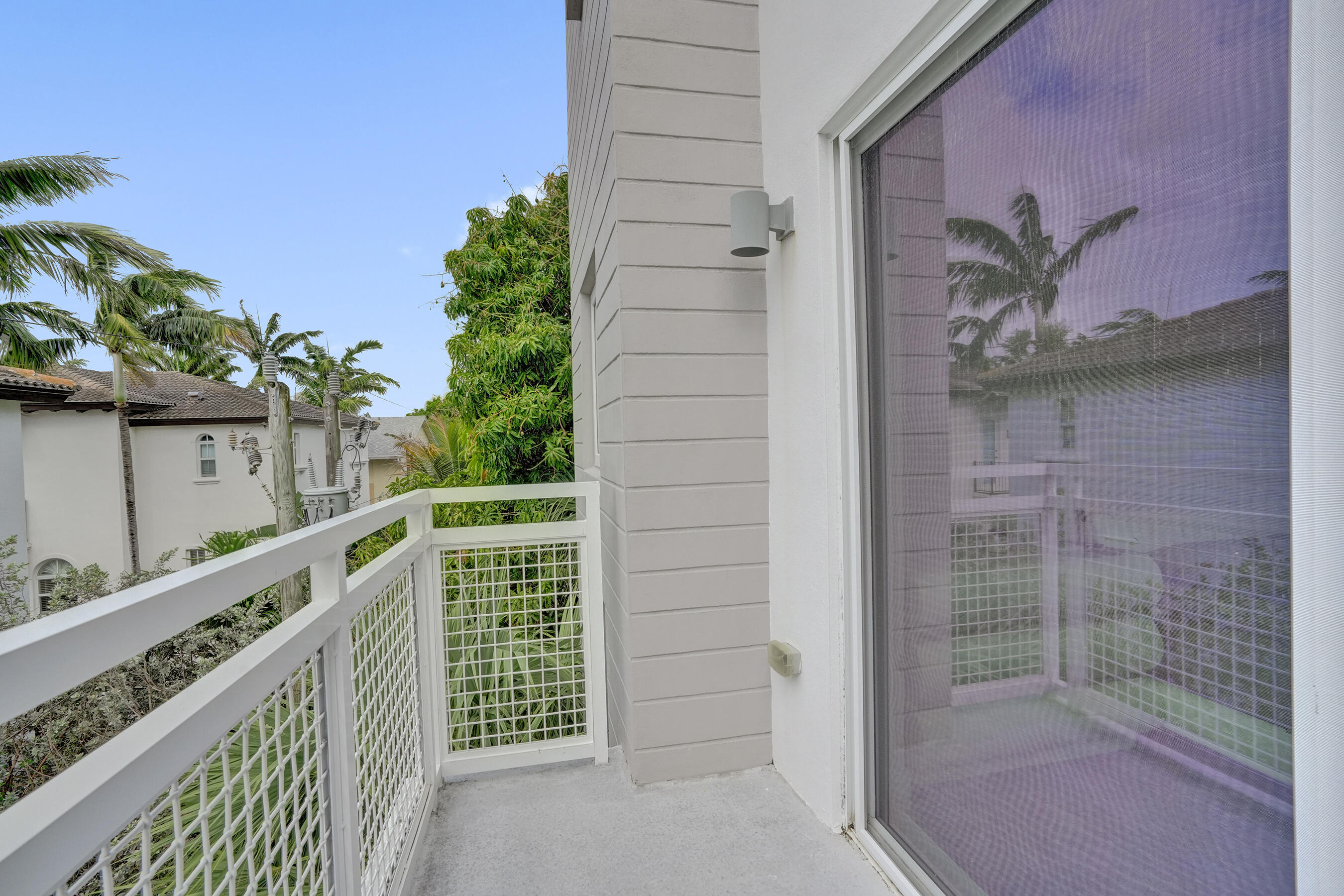 1347 N Ocean Boulevard