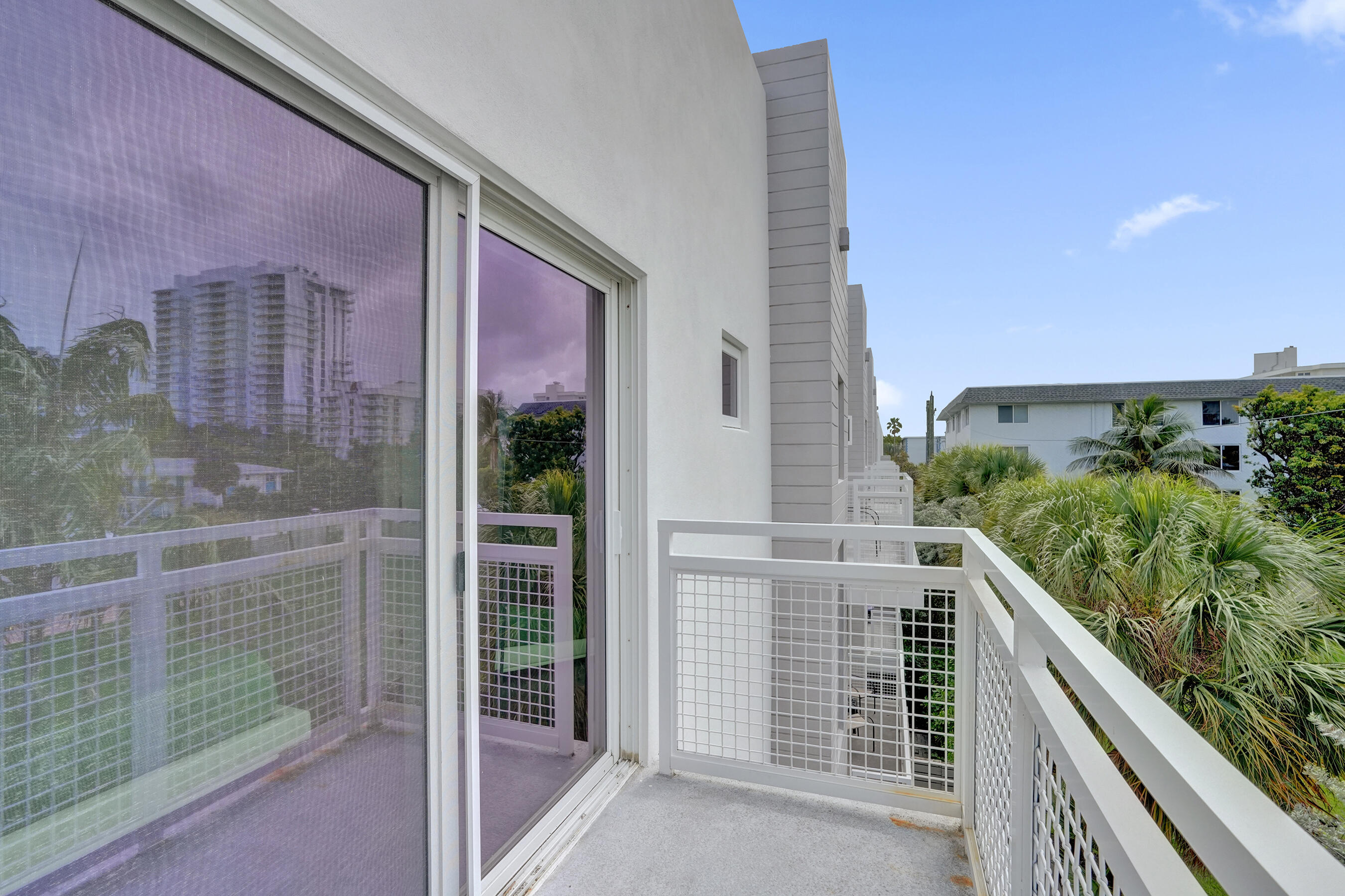 1347 N Ocean Boulevard