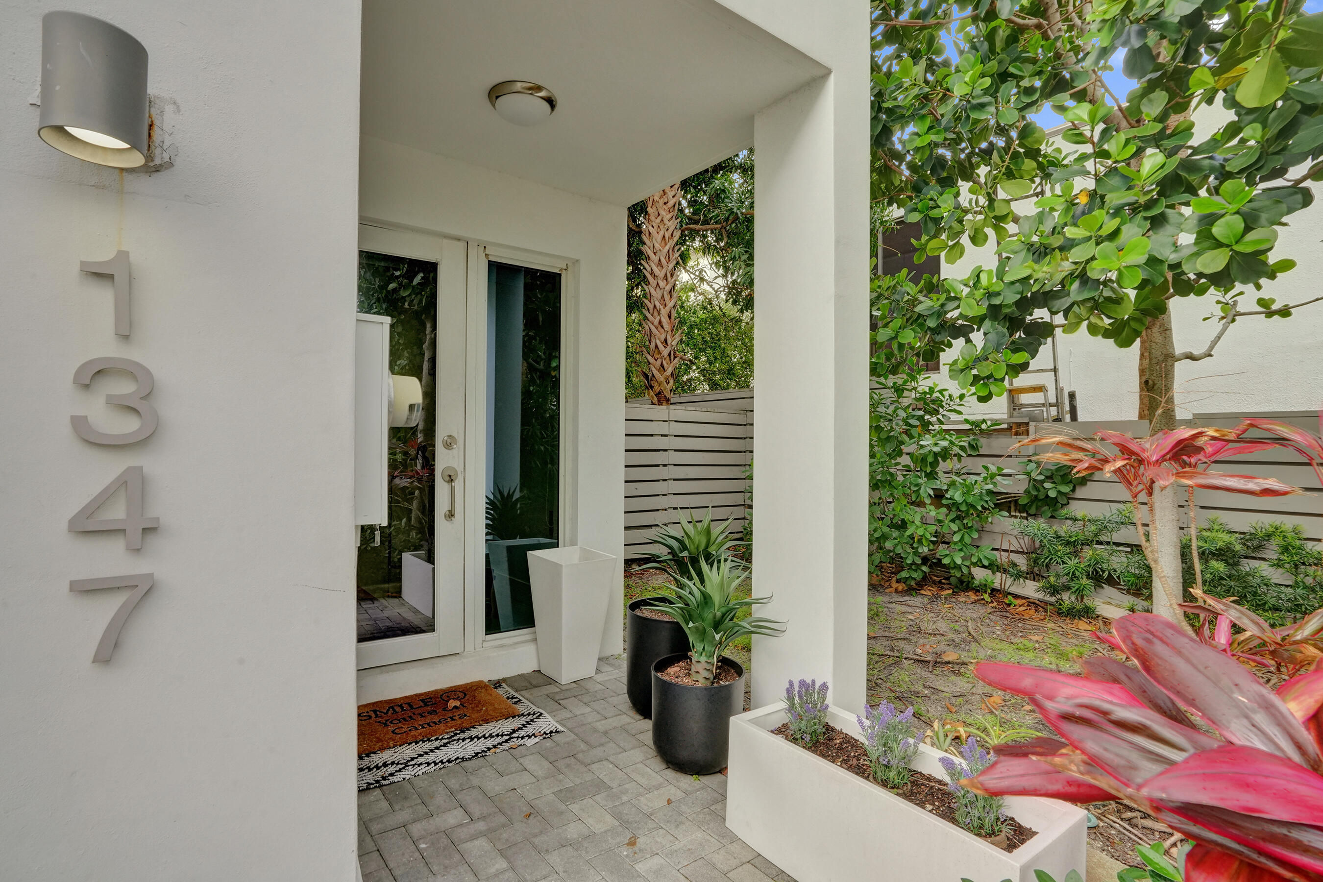 1347 N Ocean Boulevard