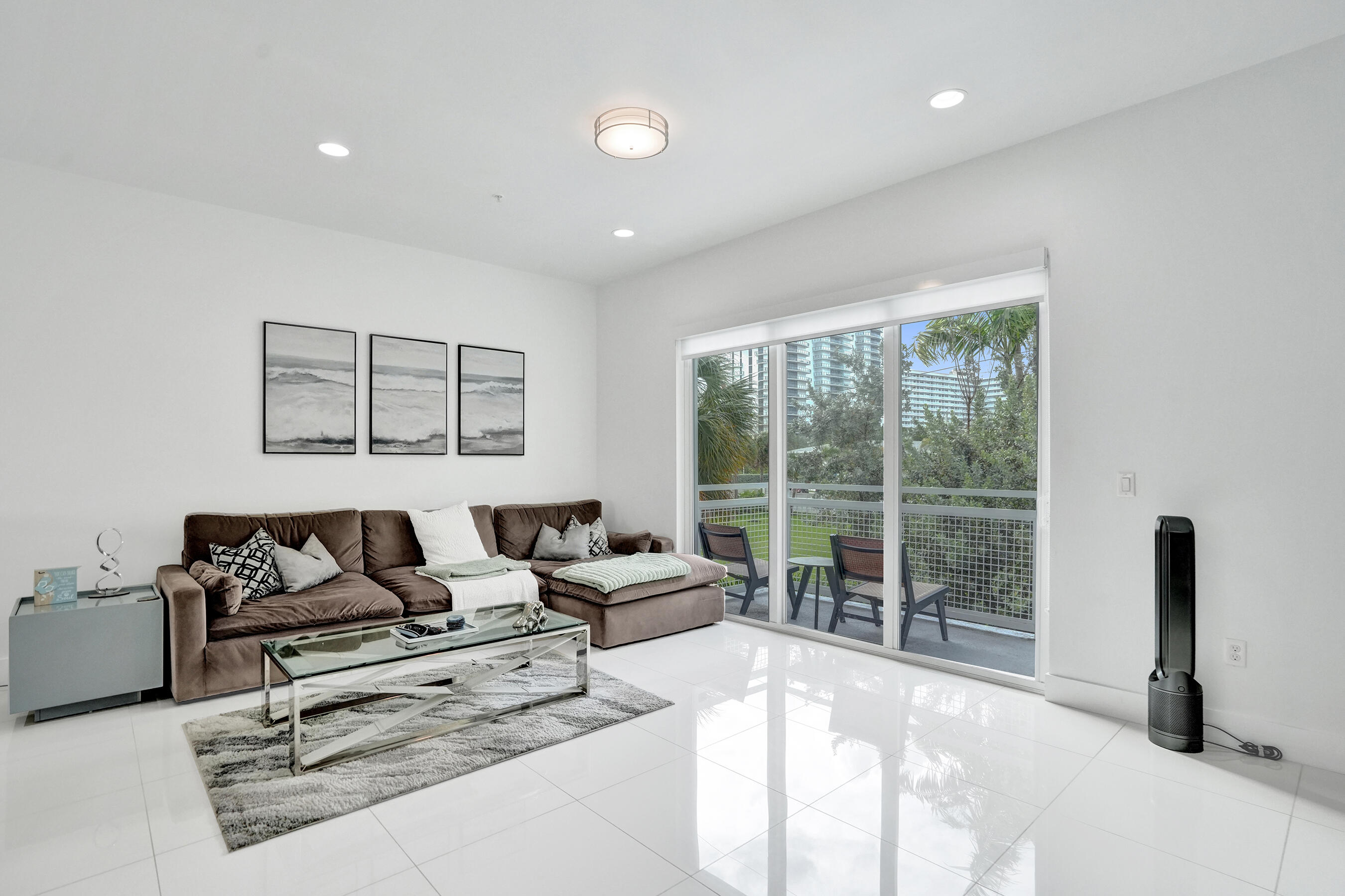 1347 N Ocean Boulevard
