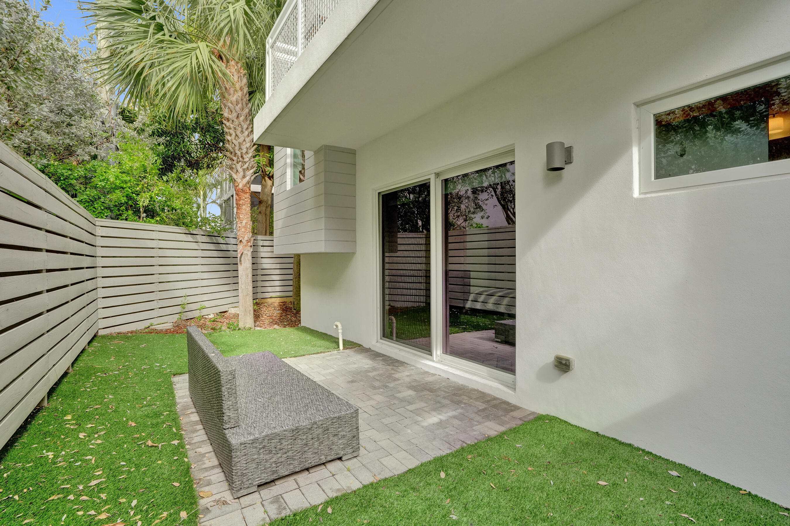 1347 N Ocean Boulevard