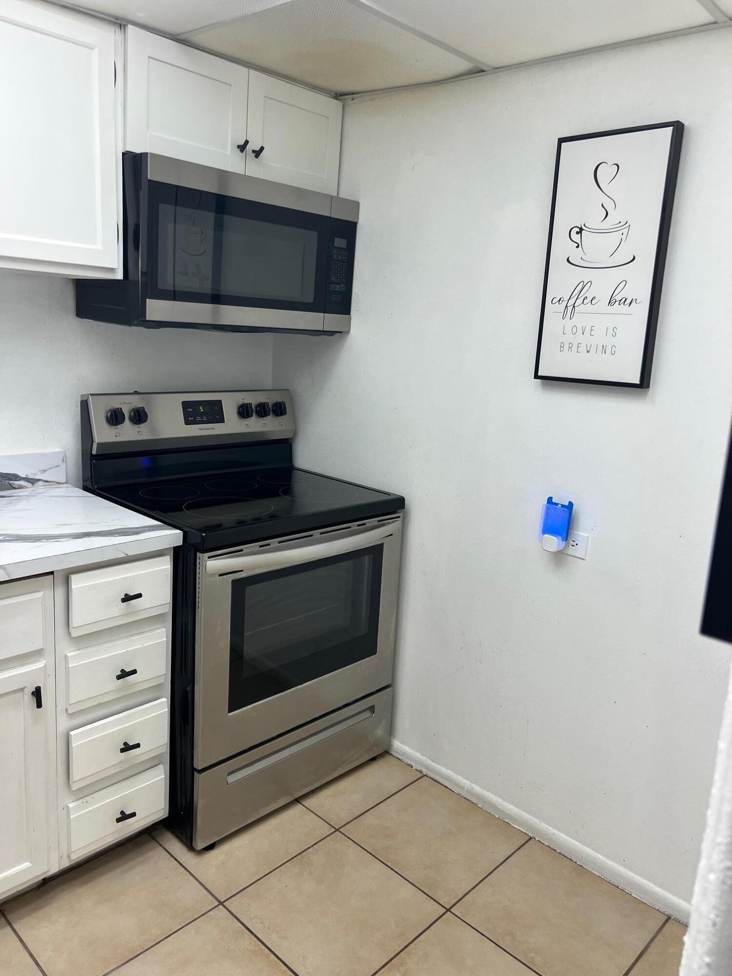 3660 Inverrary Drive 3c