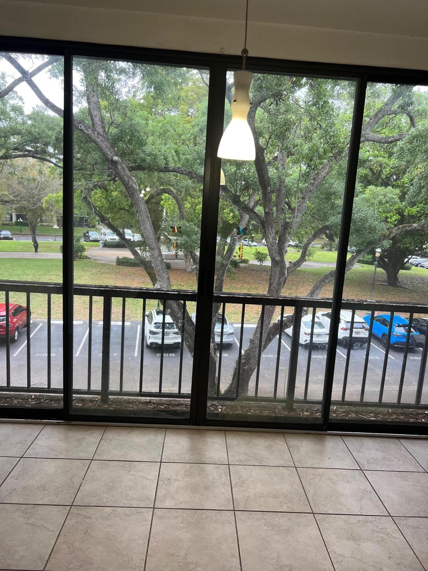 3660 Inverrary Drive 3c