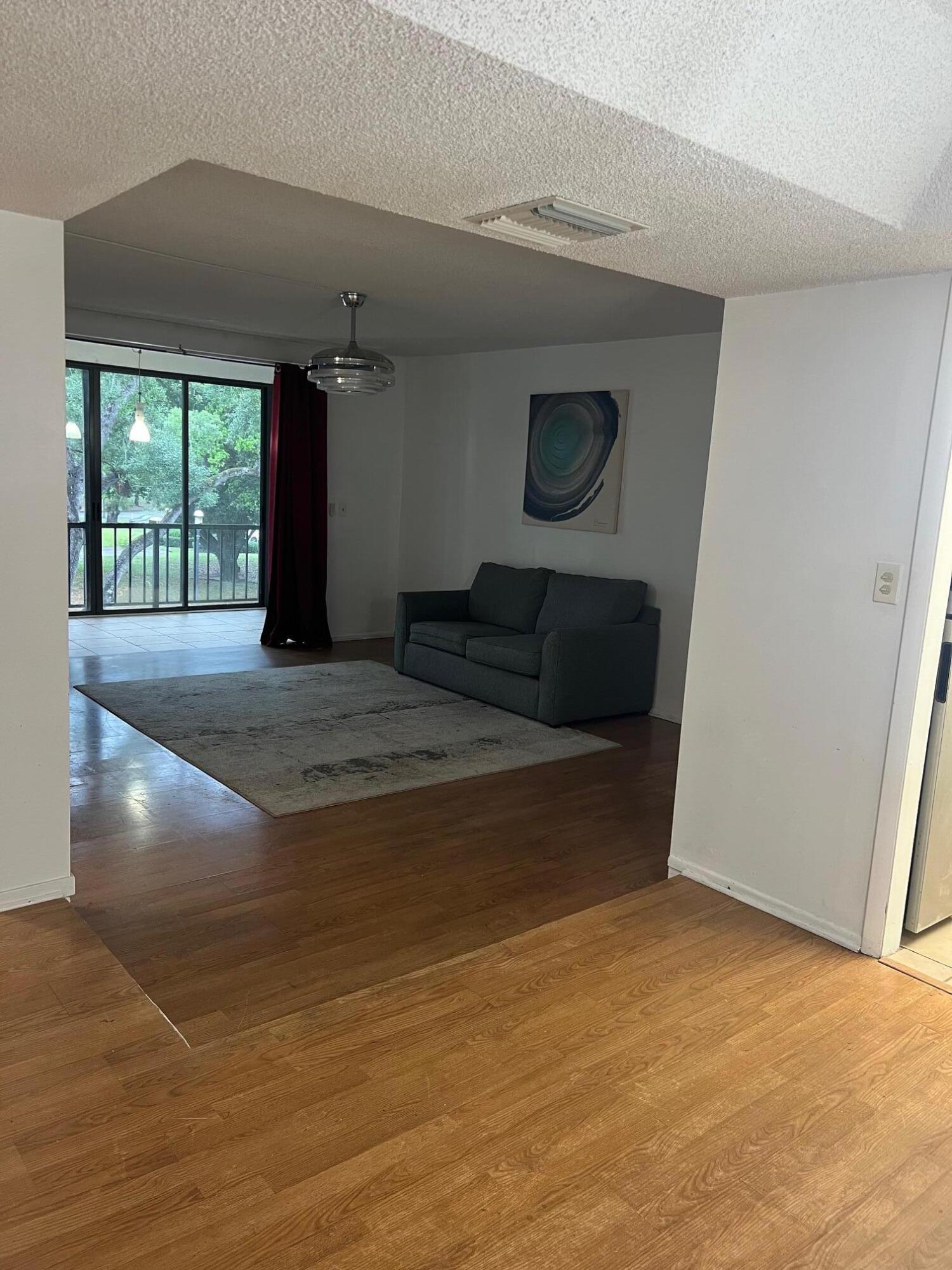 3660 Inverrary Drive 3c