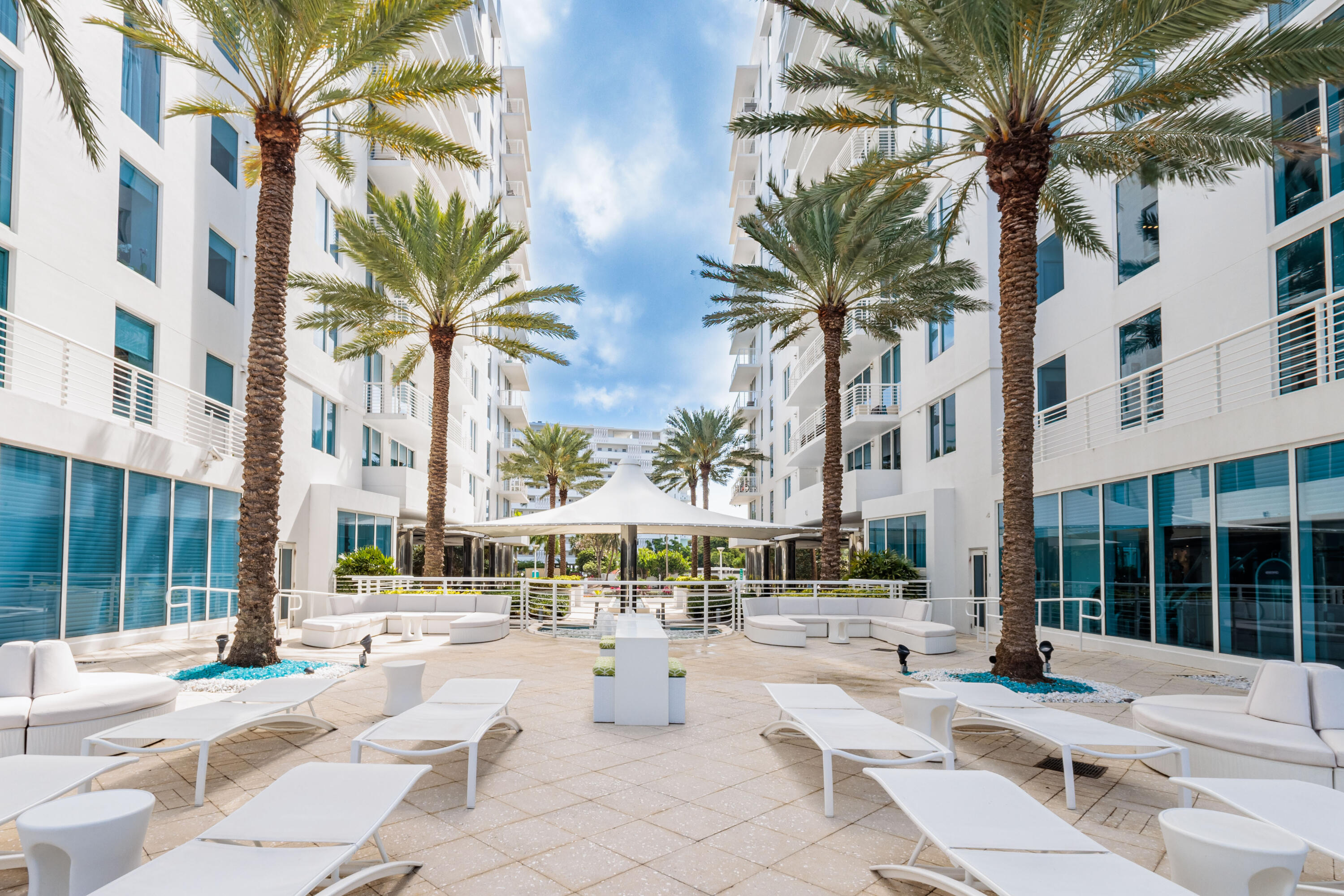 2821 N Ocean Boulevard 405s