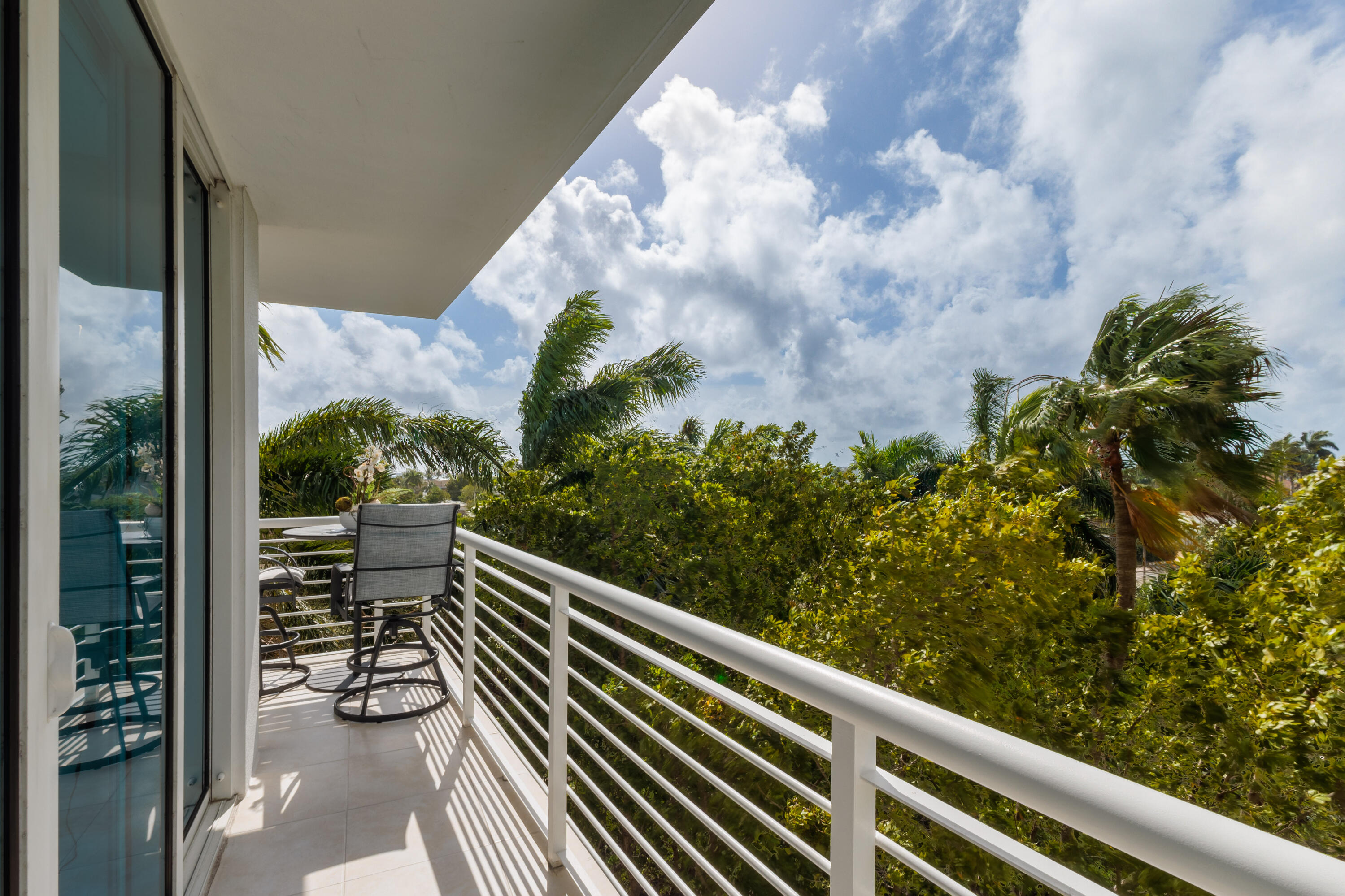 2821 N Ocean Boulevard 405s