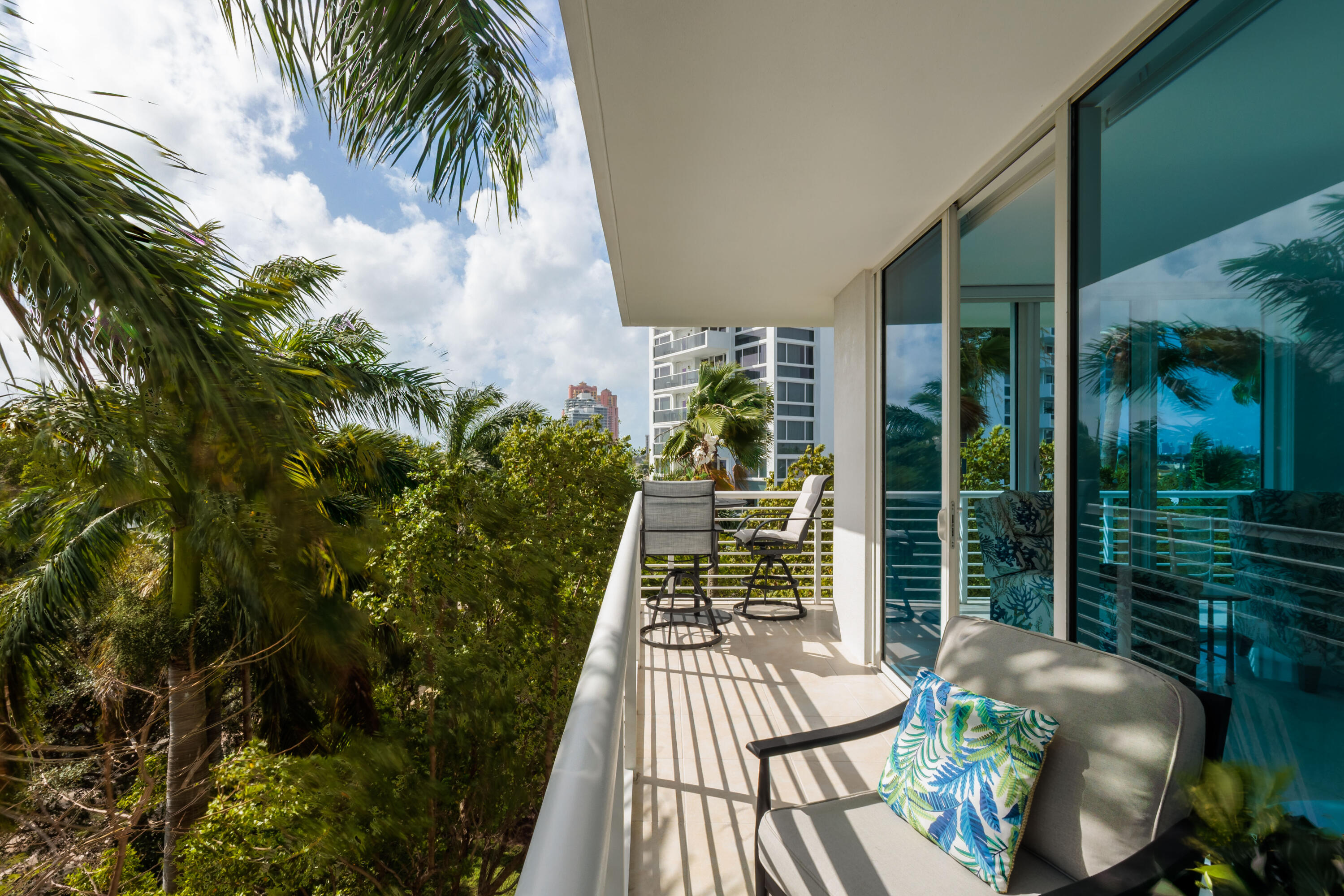 2821 N Ocean Boulevard 405s