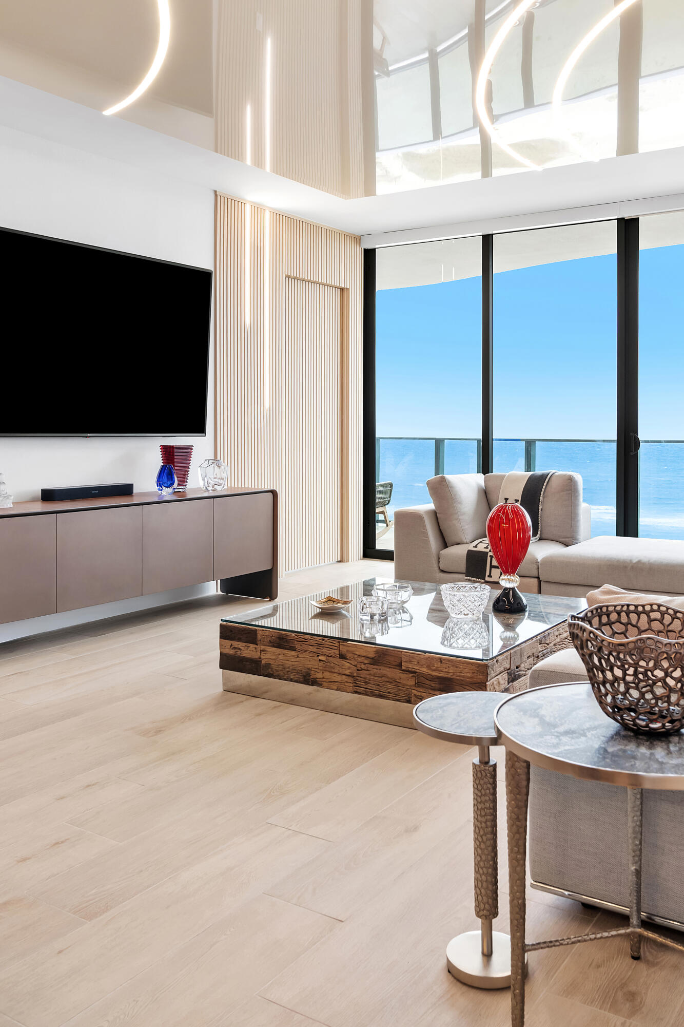 900 N Ocean Boulevard 902