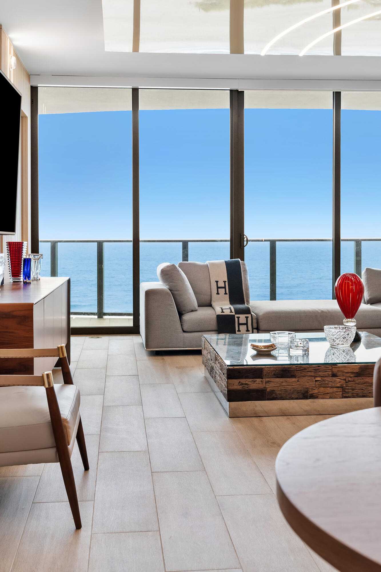 900 N Ocean Boulevard 902
