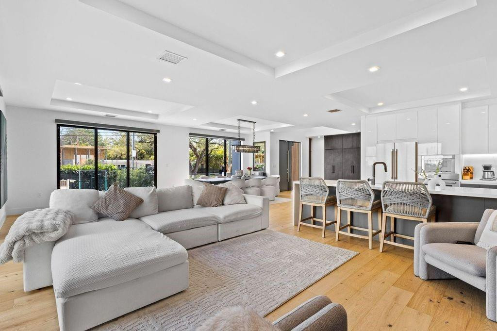 705 SW 8th Terrace