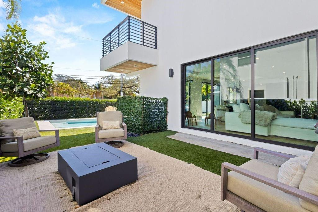 705 SW 8th Terrace