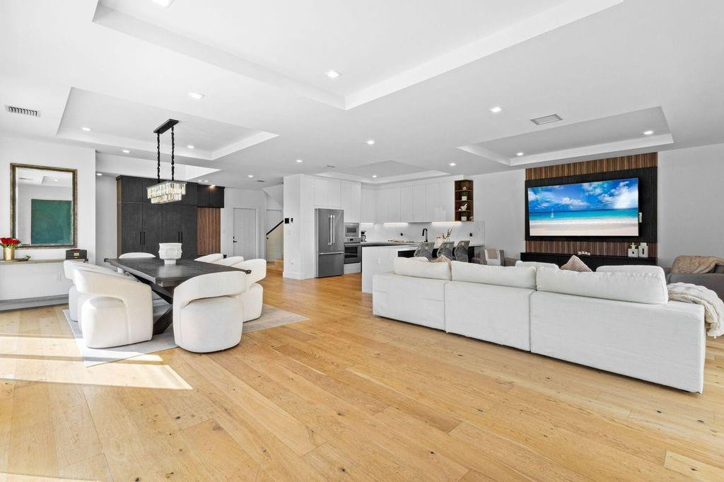 705 SW 8th Terrace