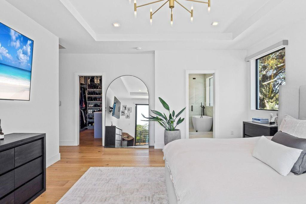 705 SW 8th Terrace