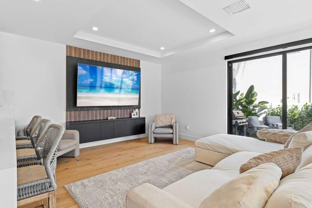 705 SW 8th Terrace